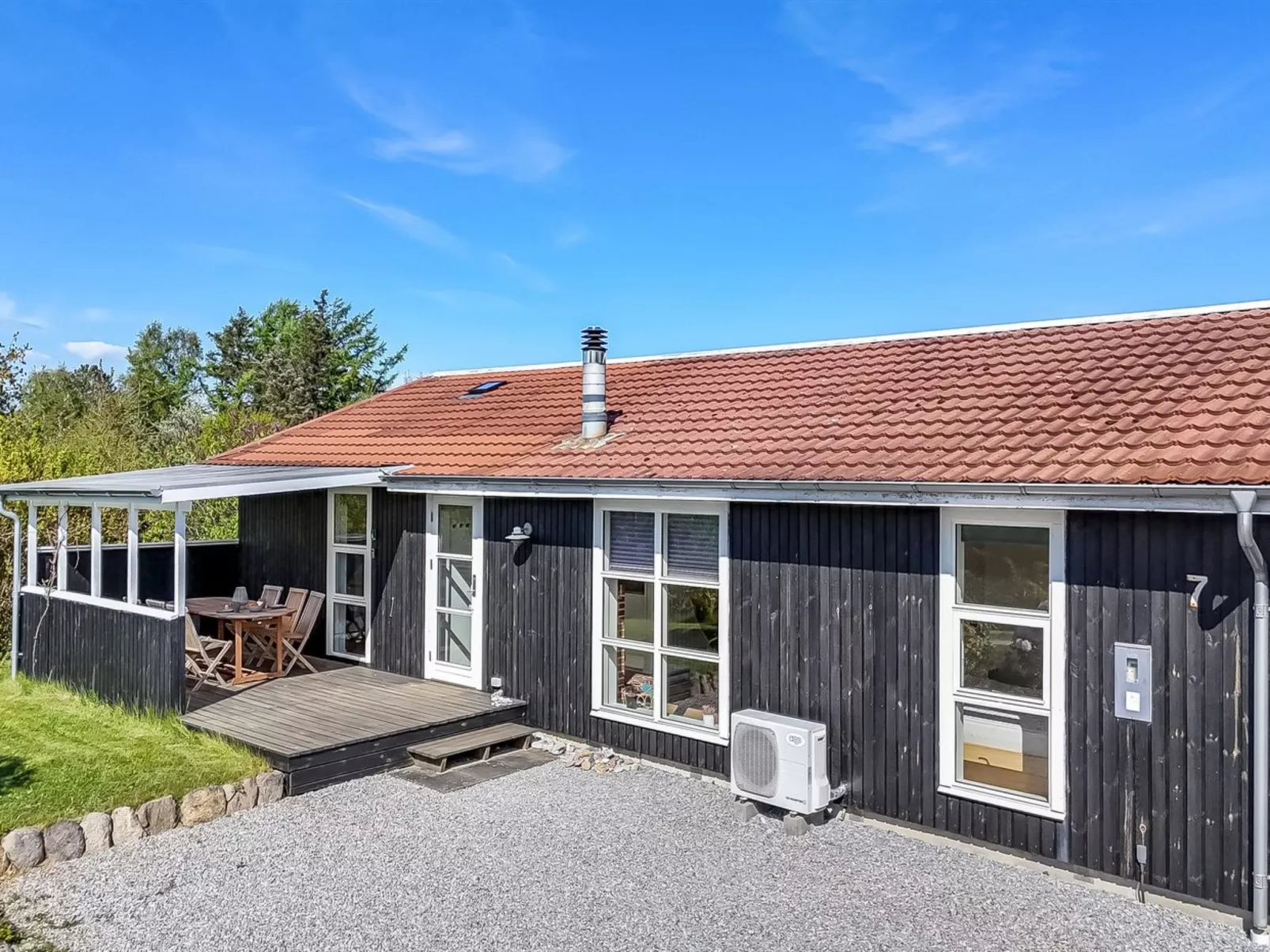 "Rik" - 2km from the sea-Outside