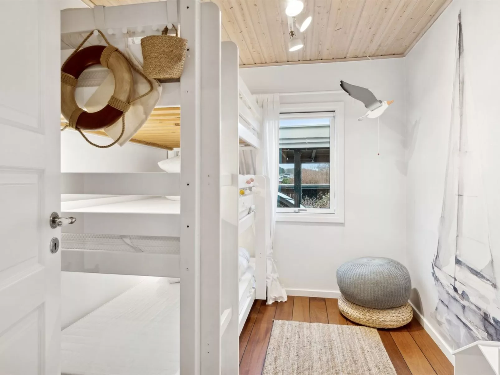 "Eero" - 175m to the fjord-Inside