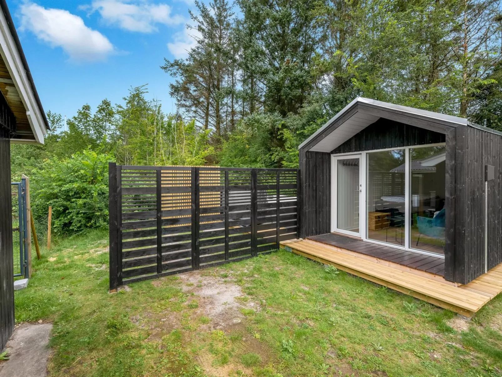 "Tiina" - 500m to the fjord-Inside