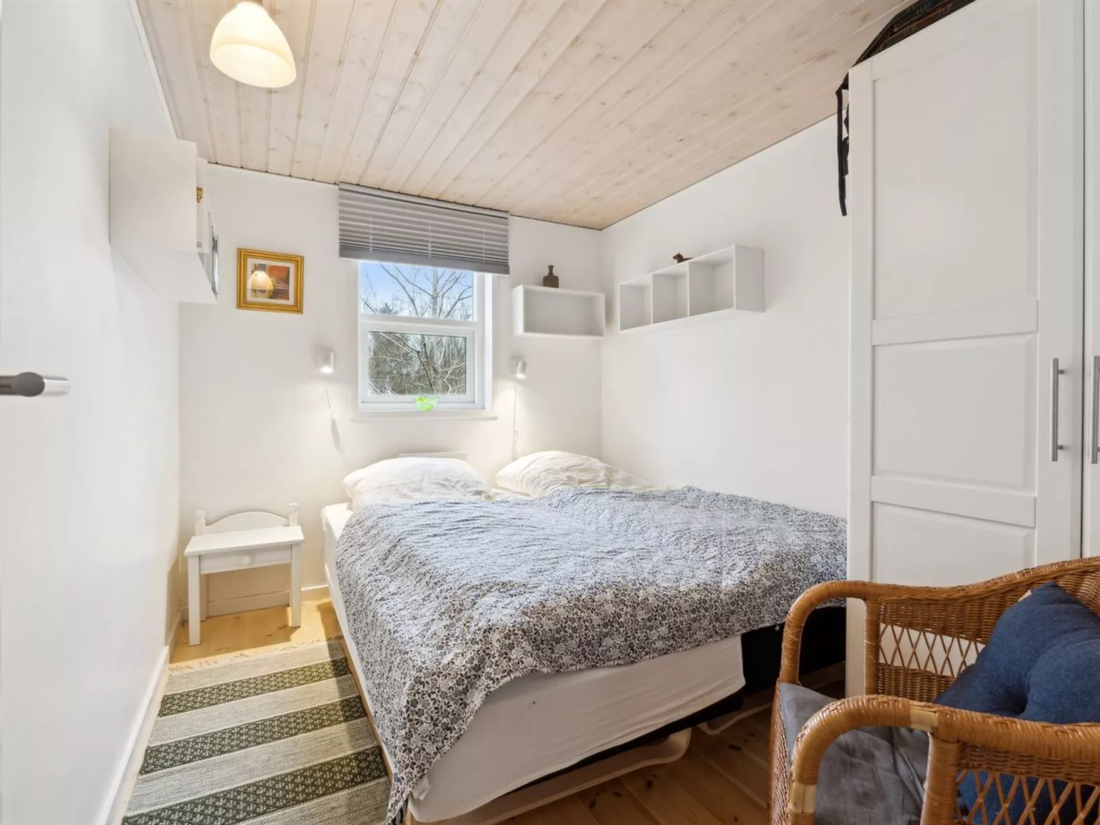 "Tomine" -  from the sea-Inside