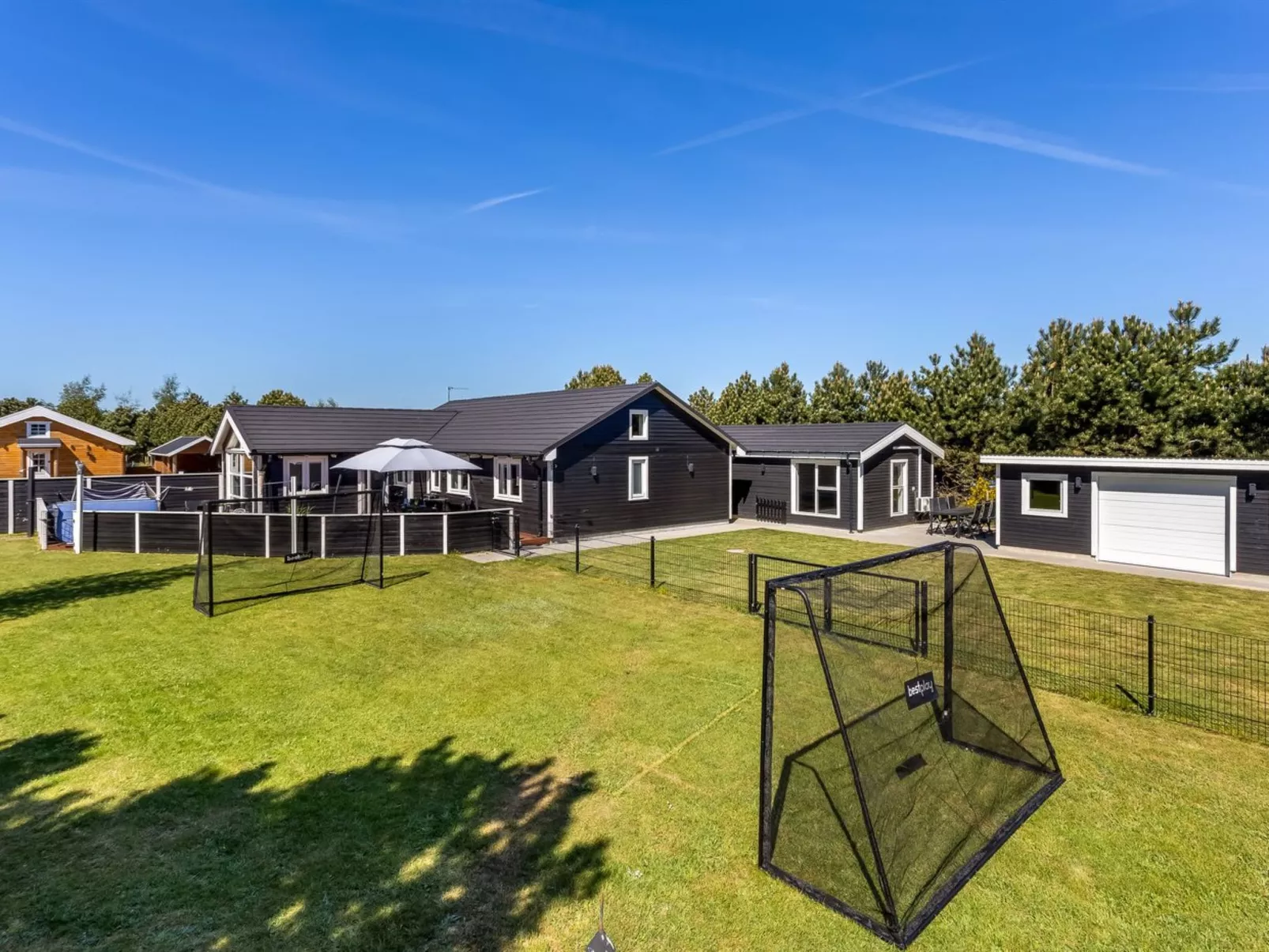 "Amdi" - 1.3km from the sea-Outside