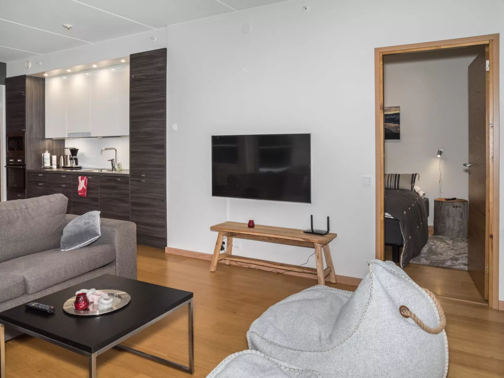 Levi hillside-Drinnen