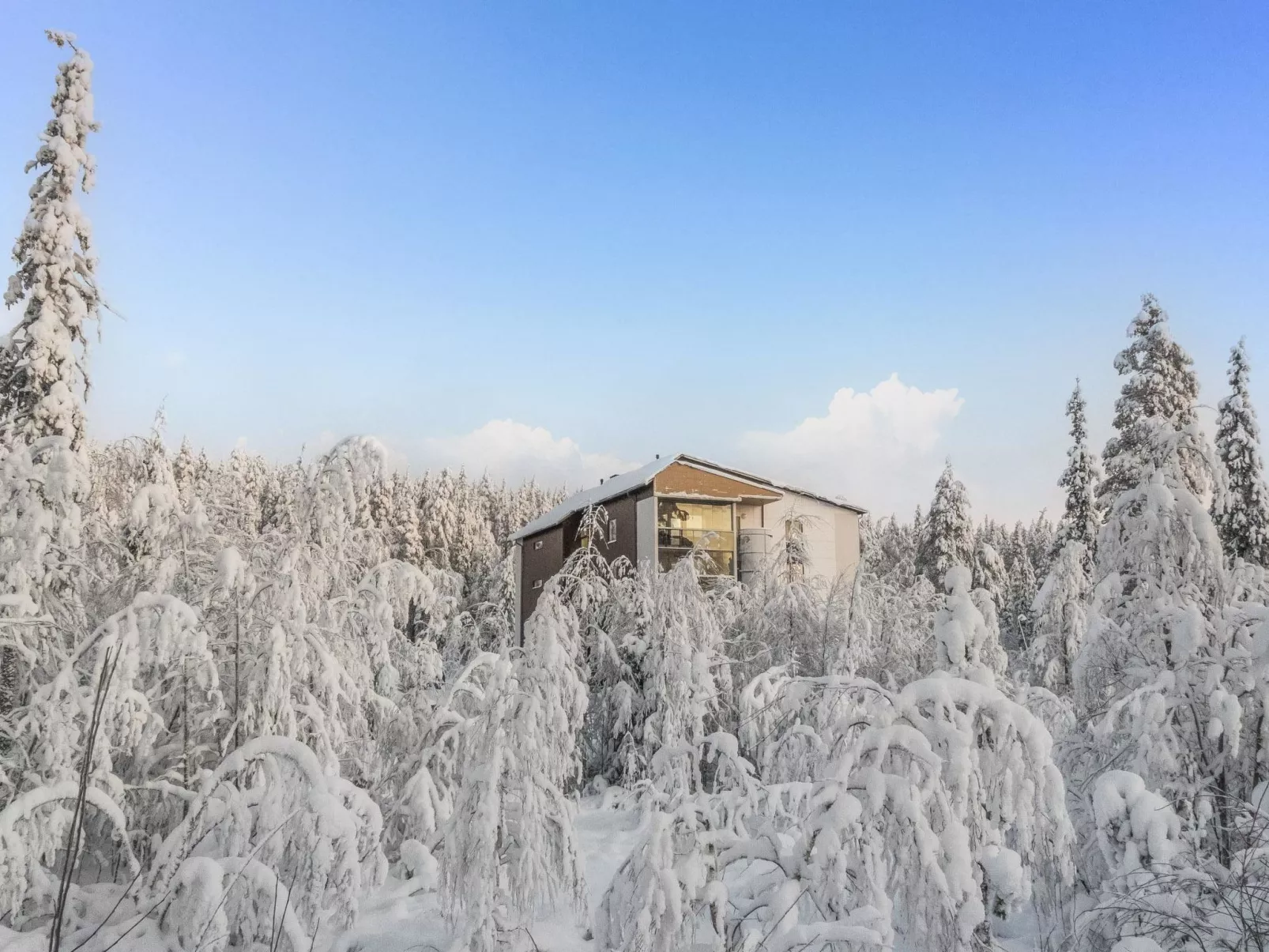 Tievan aurinkorinne dina-Dedans