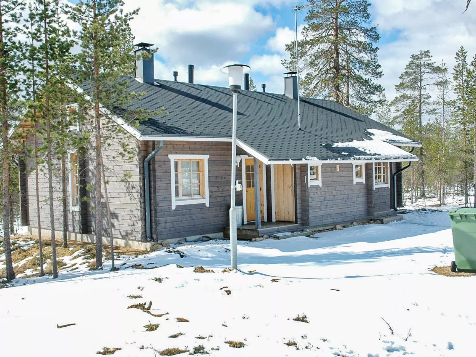 Kuksatie 7 a-Drinnen