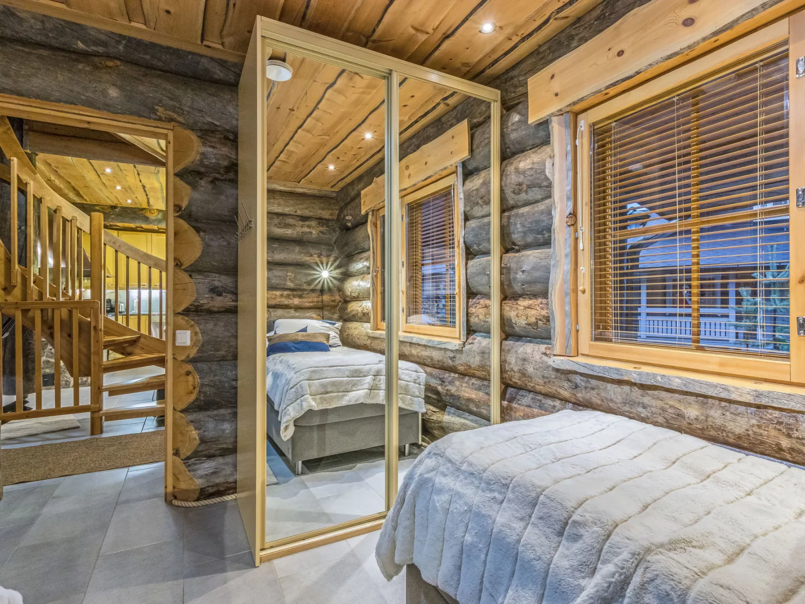 Menninkäisenkolo-Inside