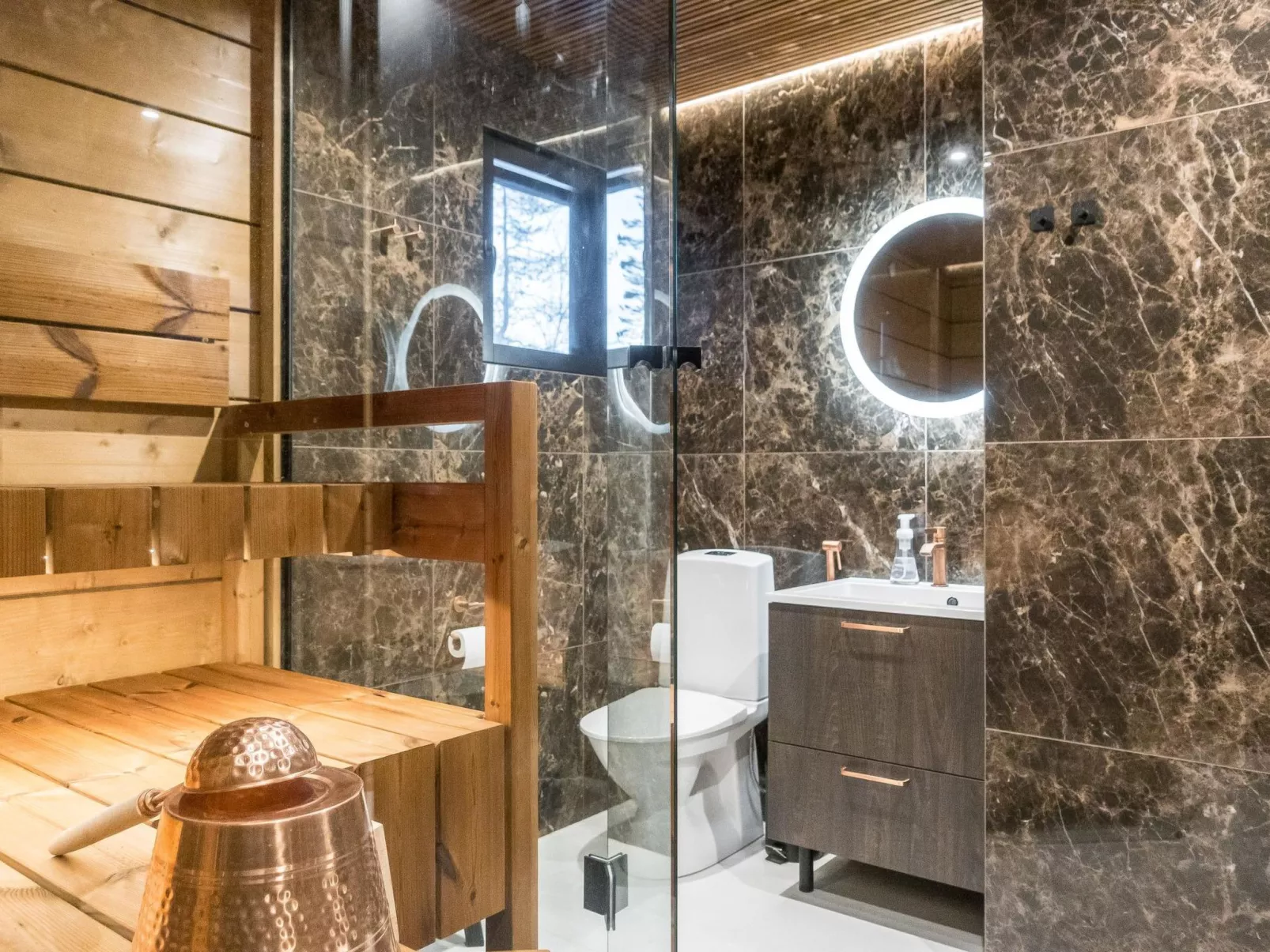 Levin kuiskaus-Dedans