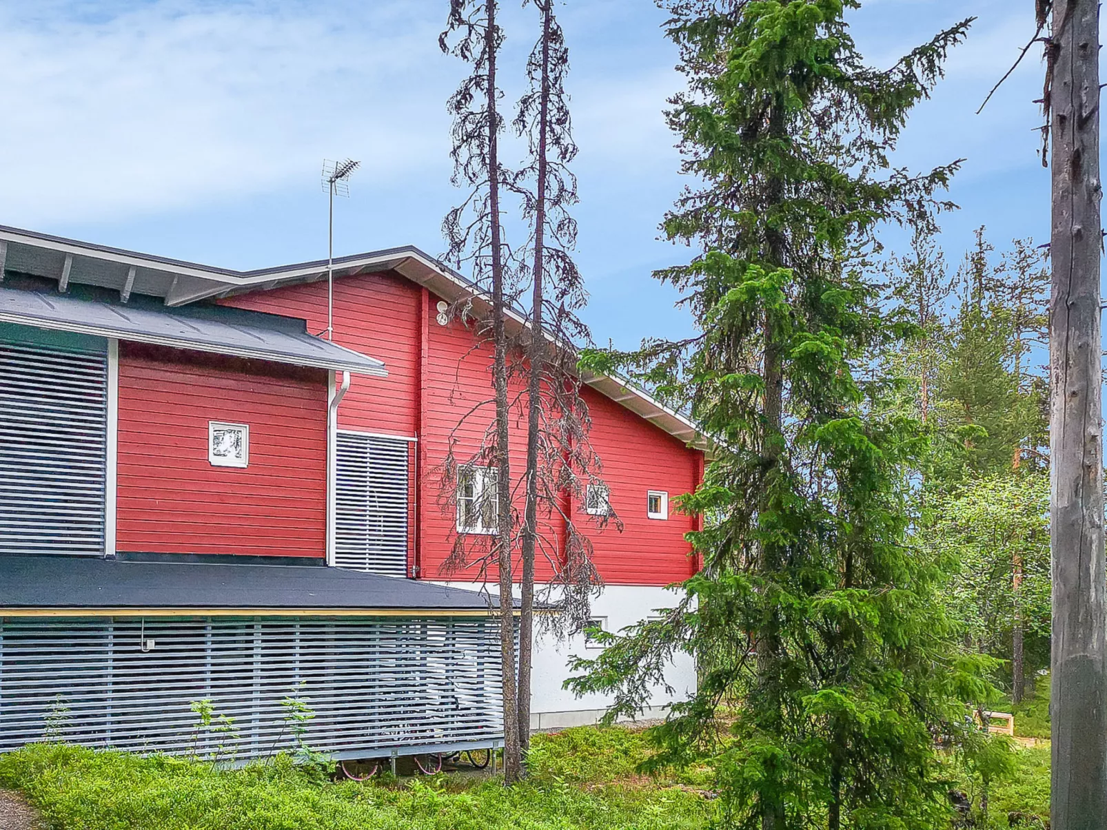 Yllästar 3 as 601-Dedans