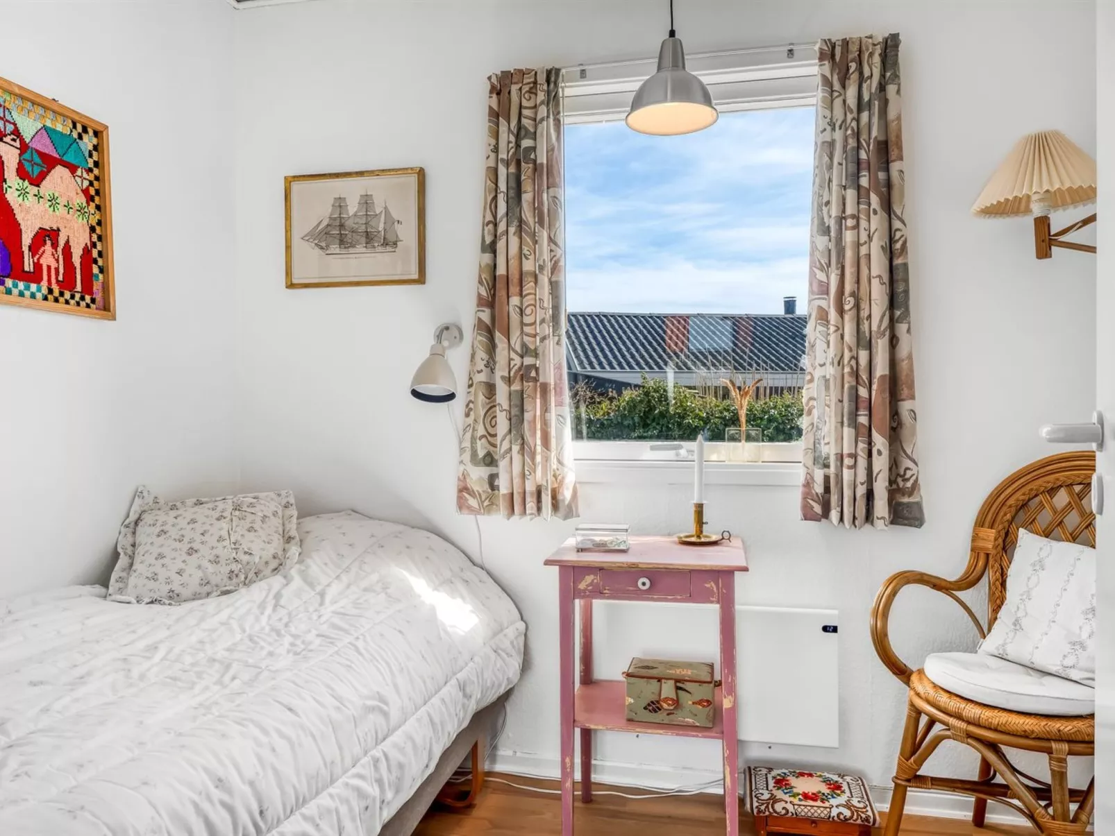 "Bara" -  from the sea-Drinnen