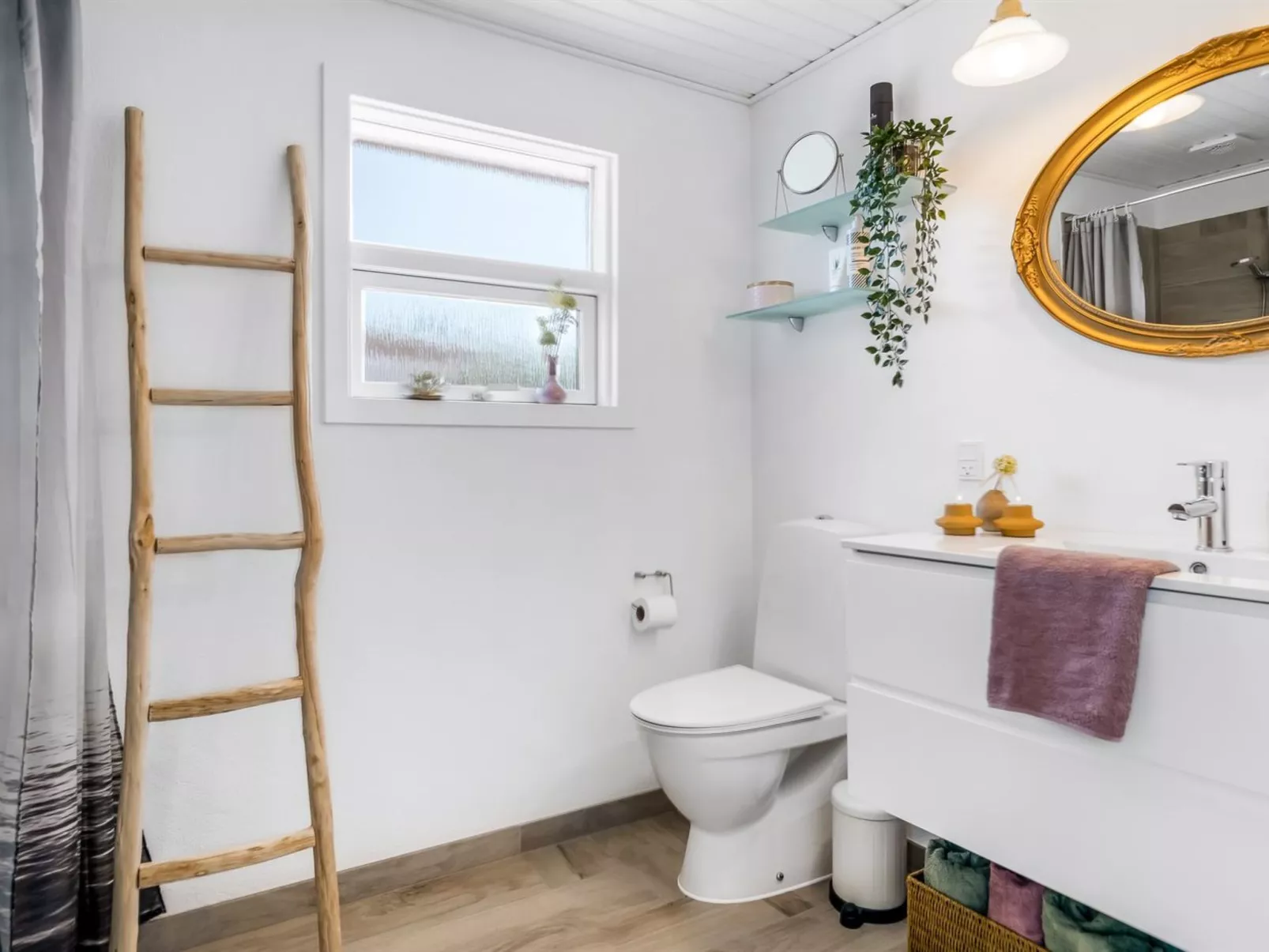 "Ruse" -  from the sea-Dedans