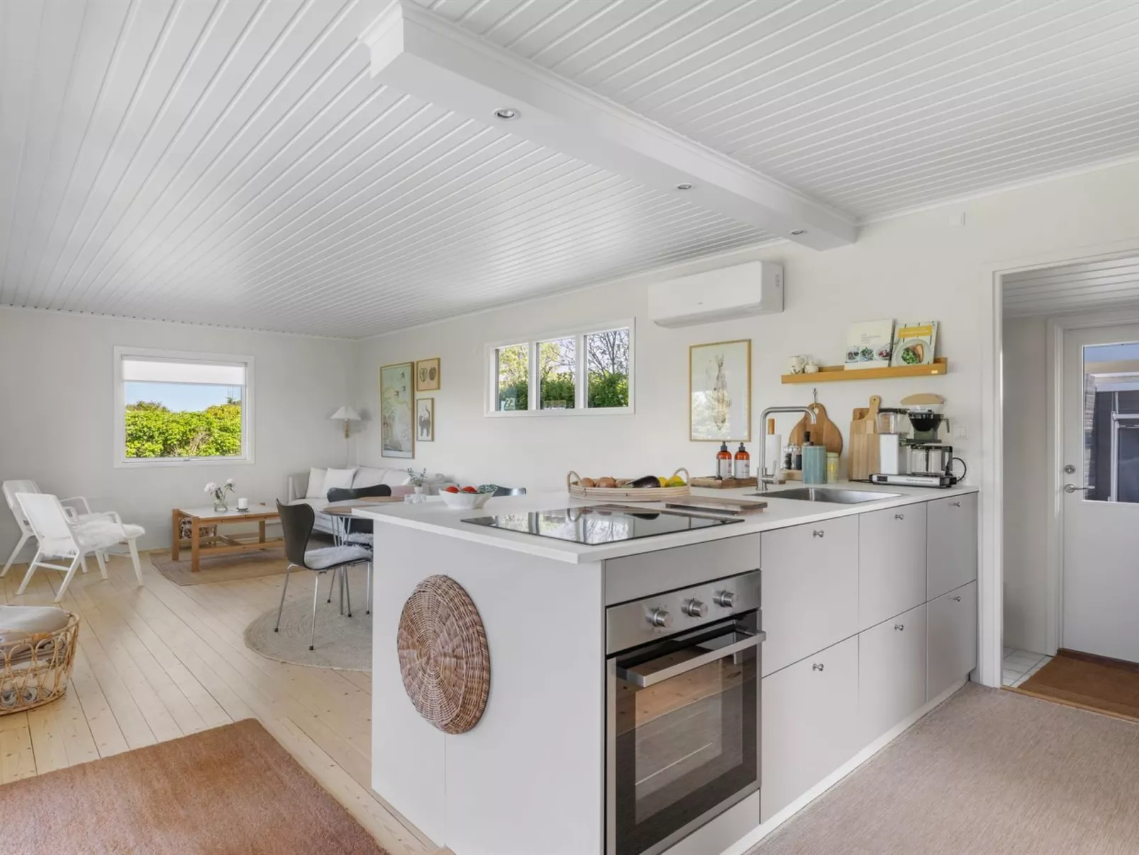 "Iven" - 140m from the sea-Drinnen