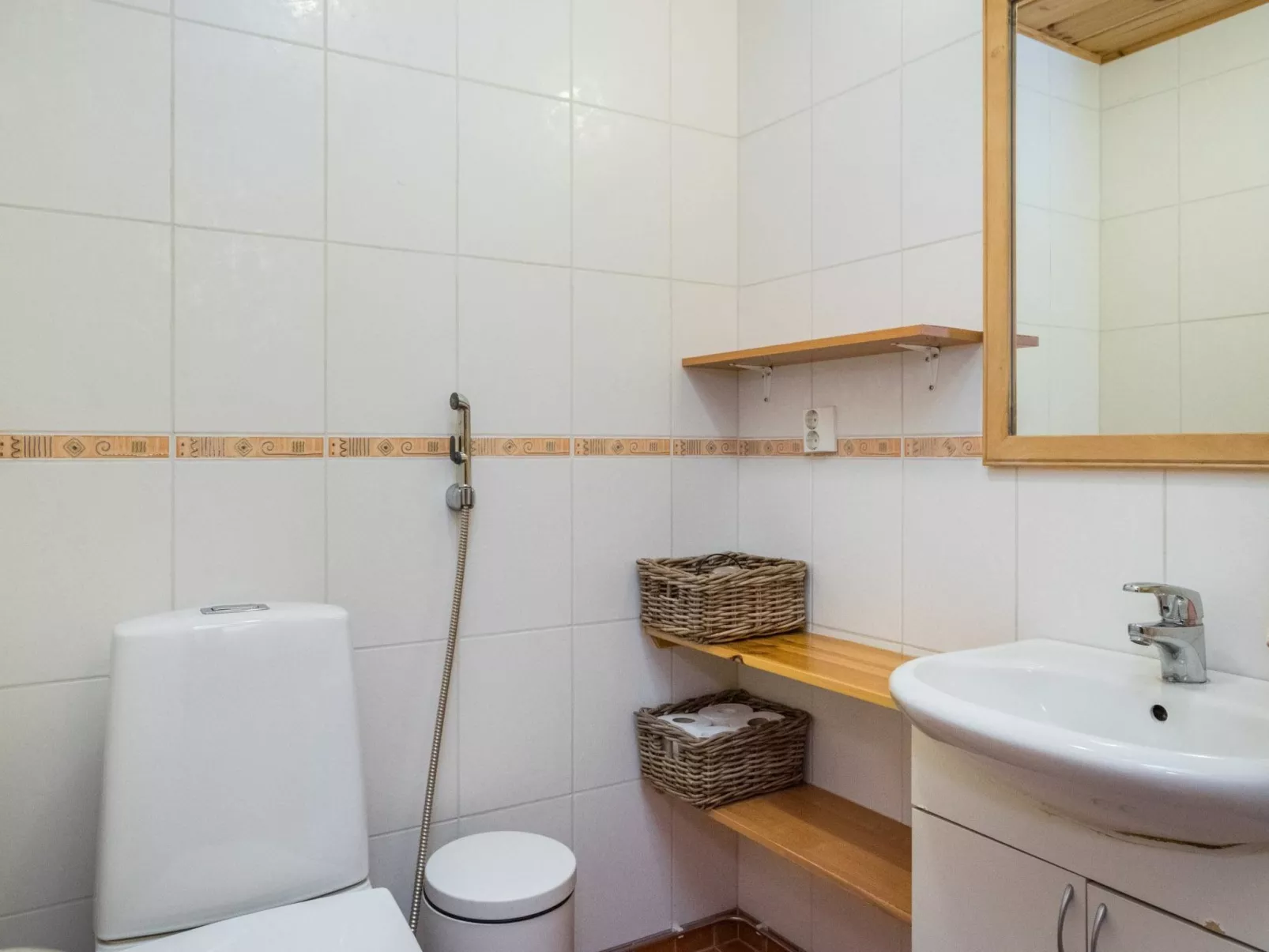 Lauttavalkama-Drinnen