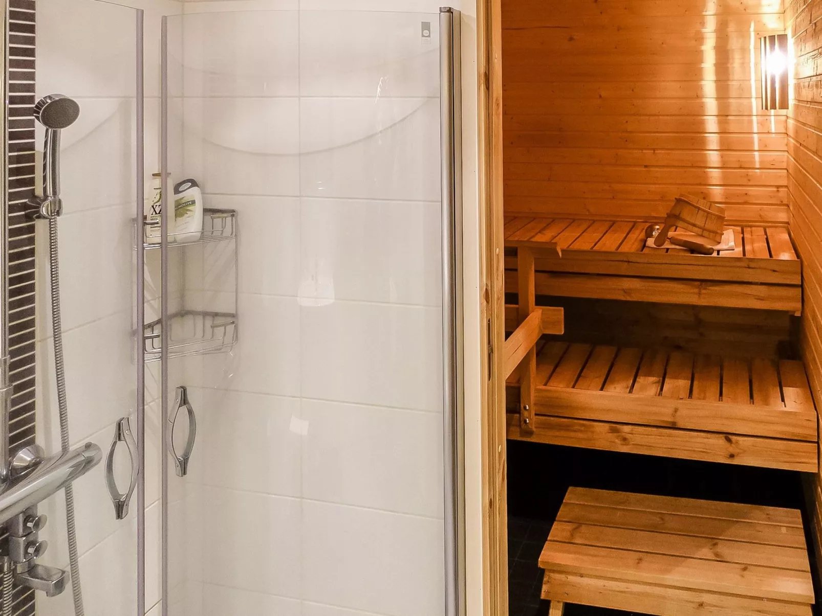 Sallan panparkstie 14 b-Dedans