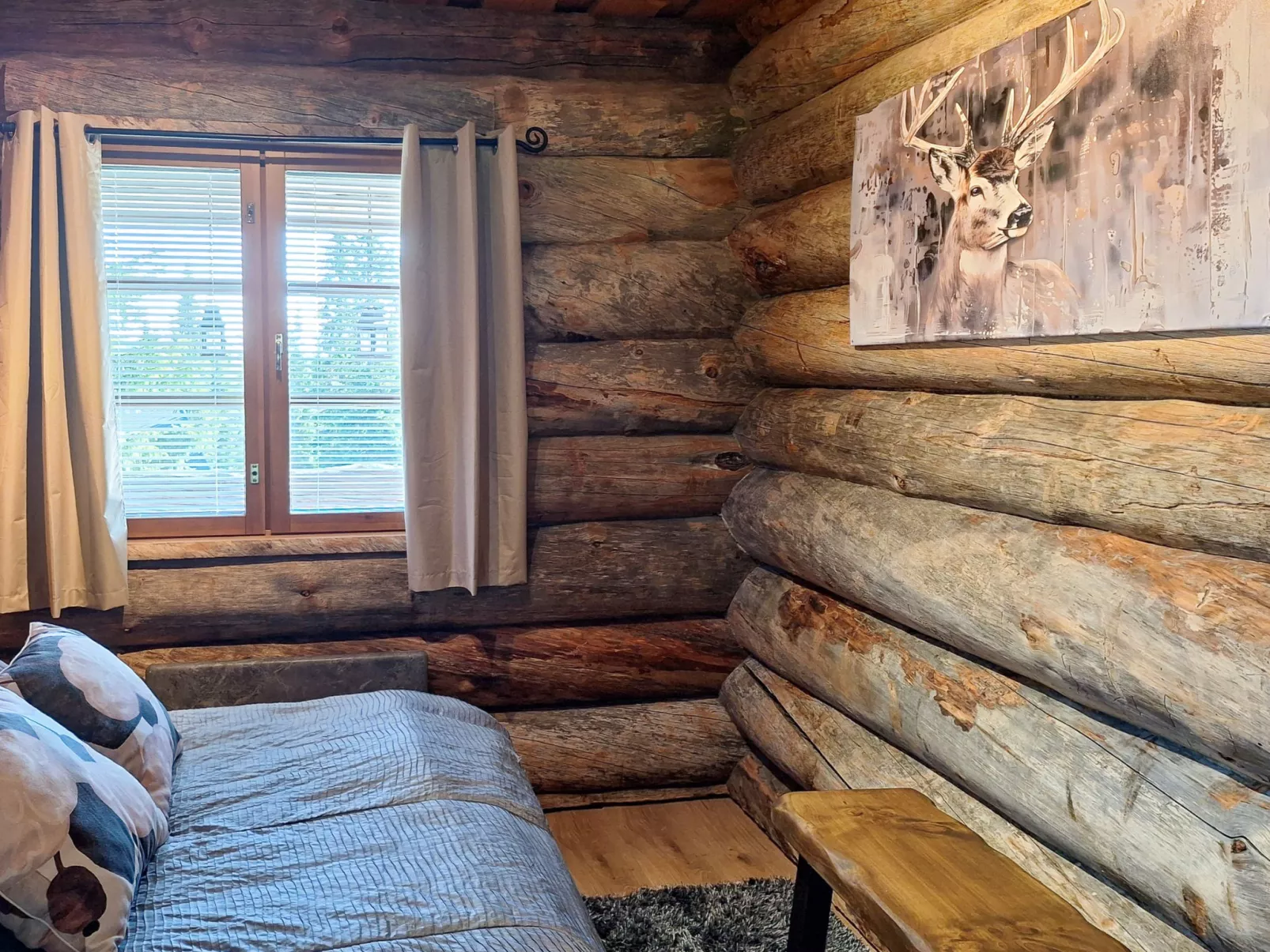 Kulta-vuosseli a-Drinnen