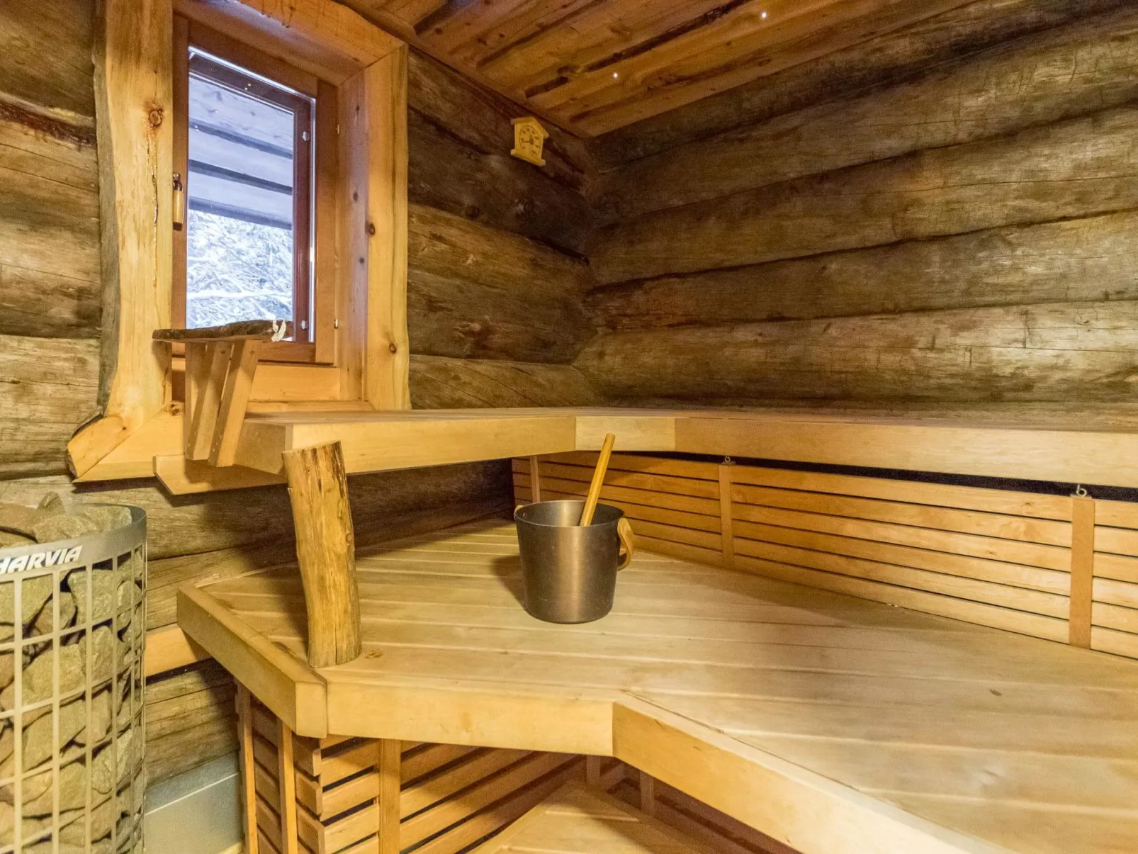 Eräkorven kelotupa-Dedans