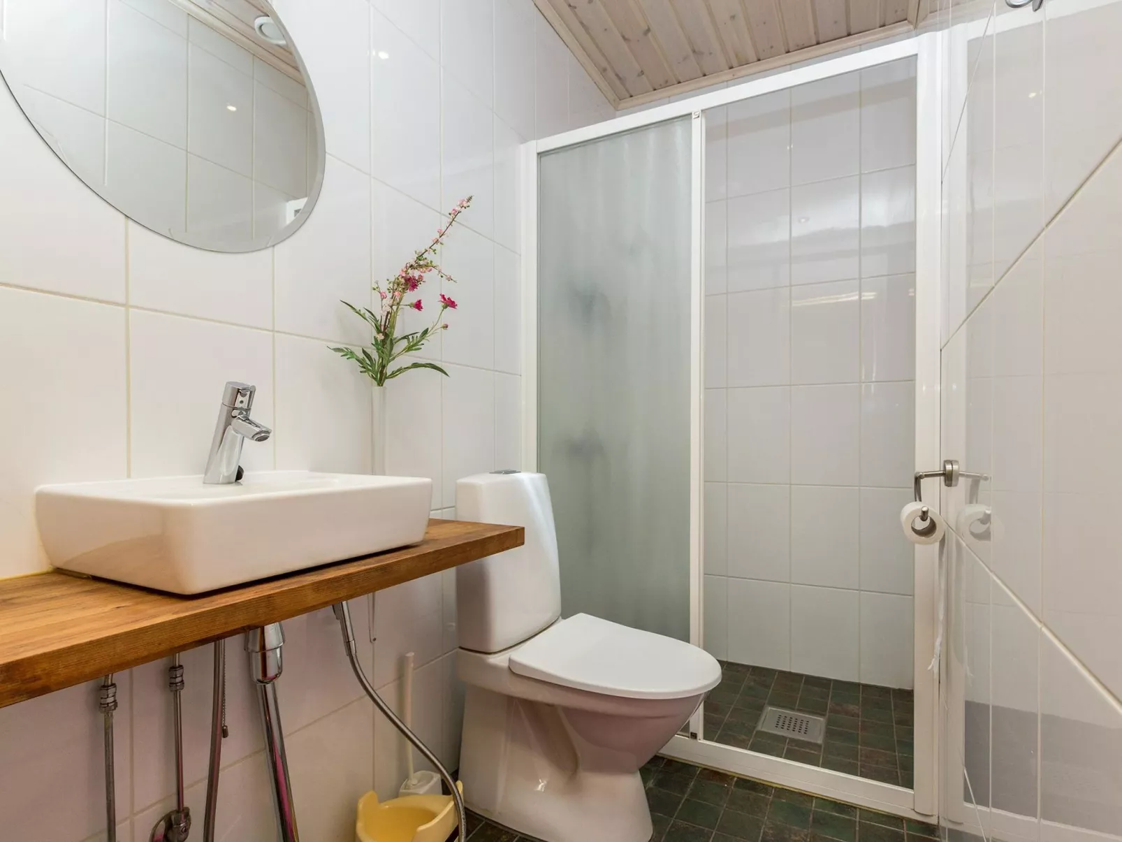 Koivuniemen rouva-Inside