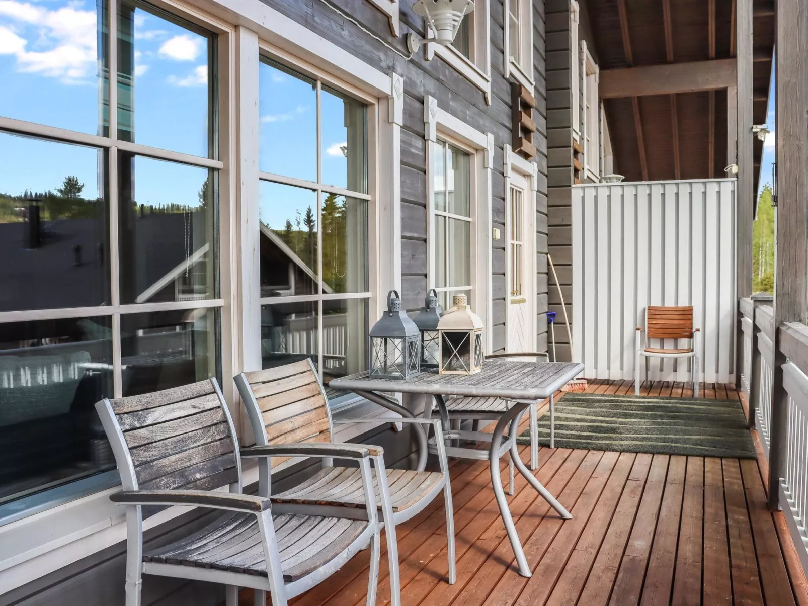 Aurinko-saaga 5 paritalo-Dedans