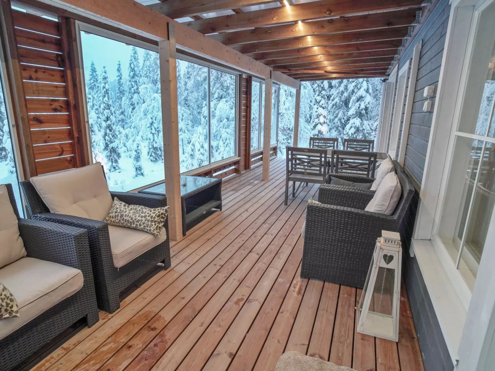 Iso-karpalo b-Dedans