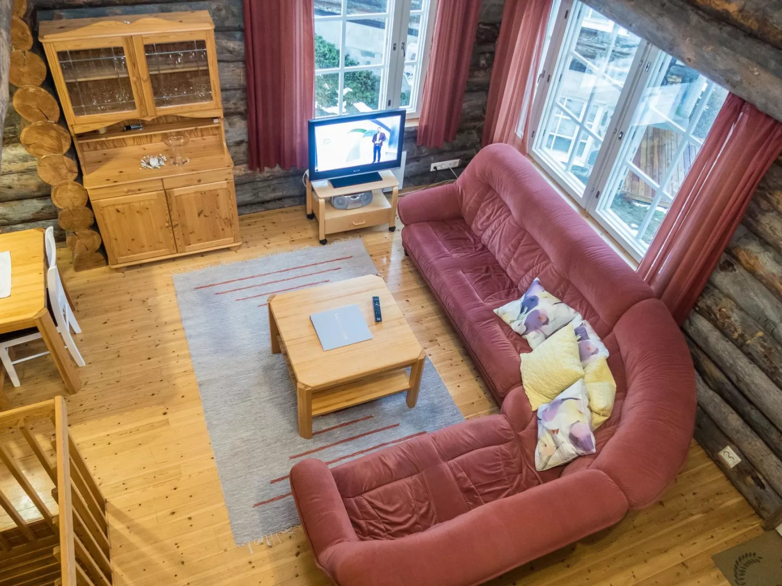 Rukanpesä 2a-Drinnen