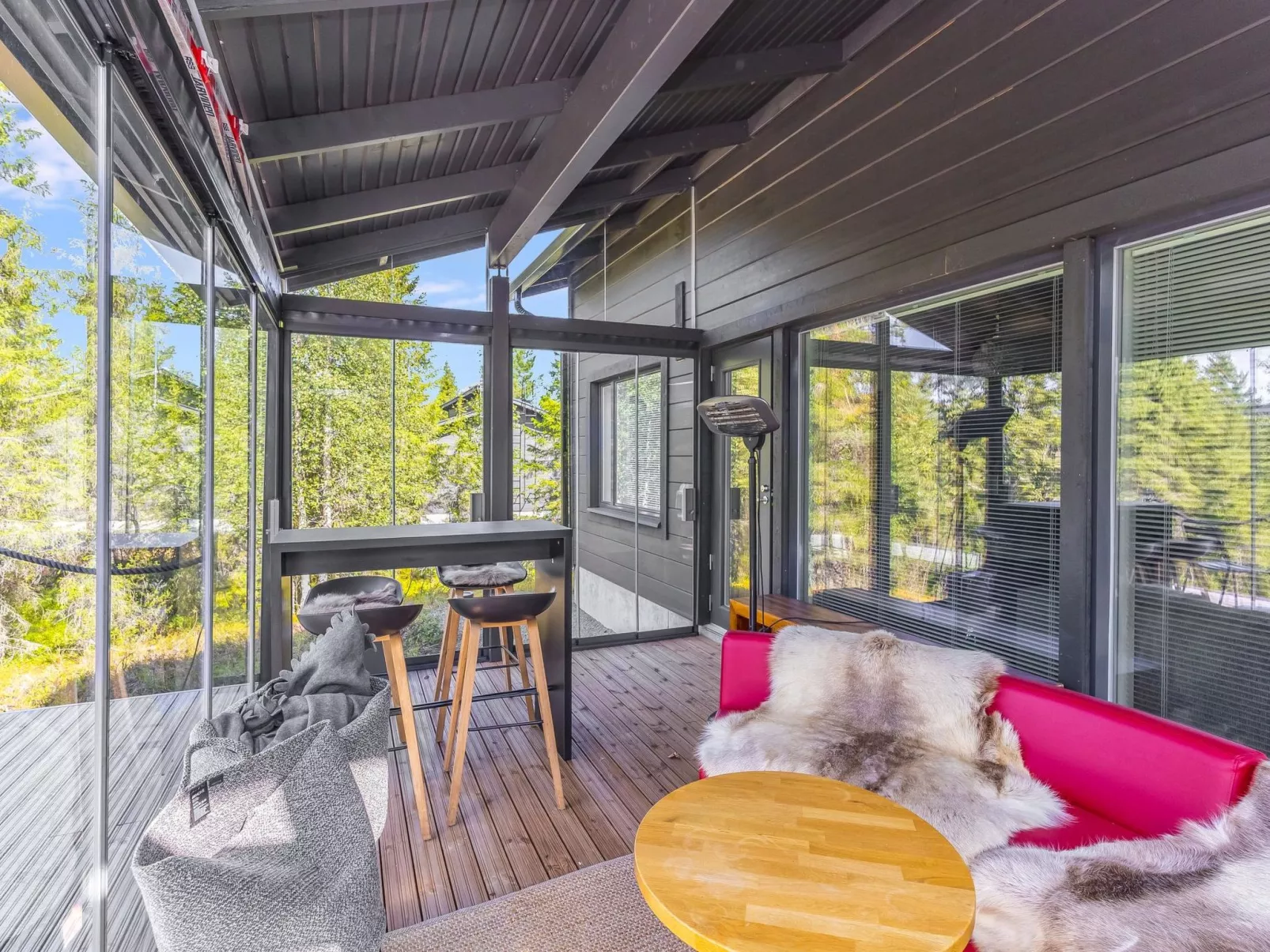 Koukkupolku 5-Drinnen