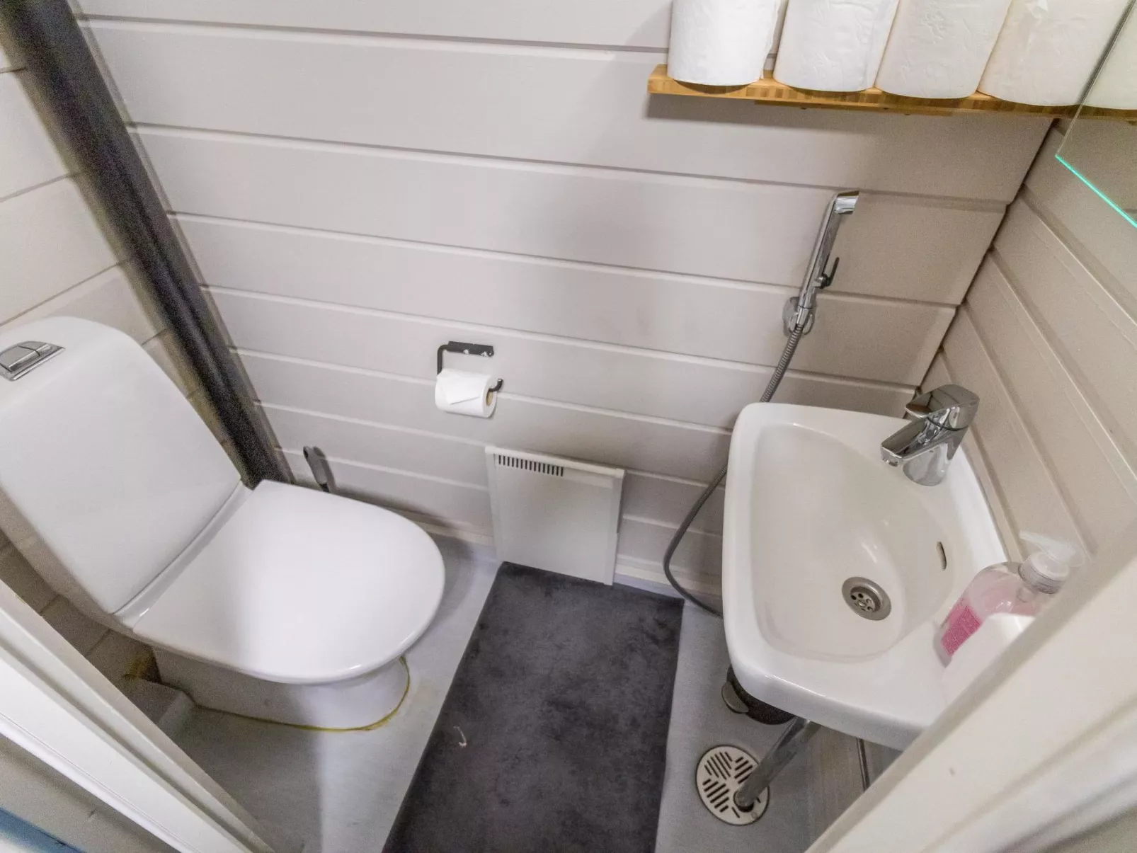 Tahkon käkikello-Dedans