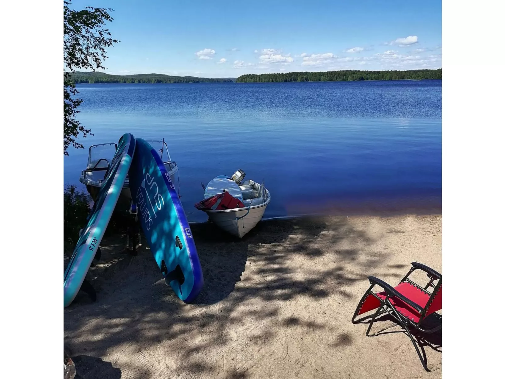 Lakeside villa-Dedans