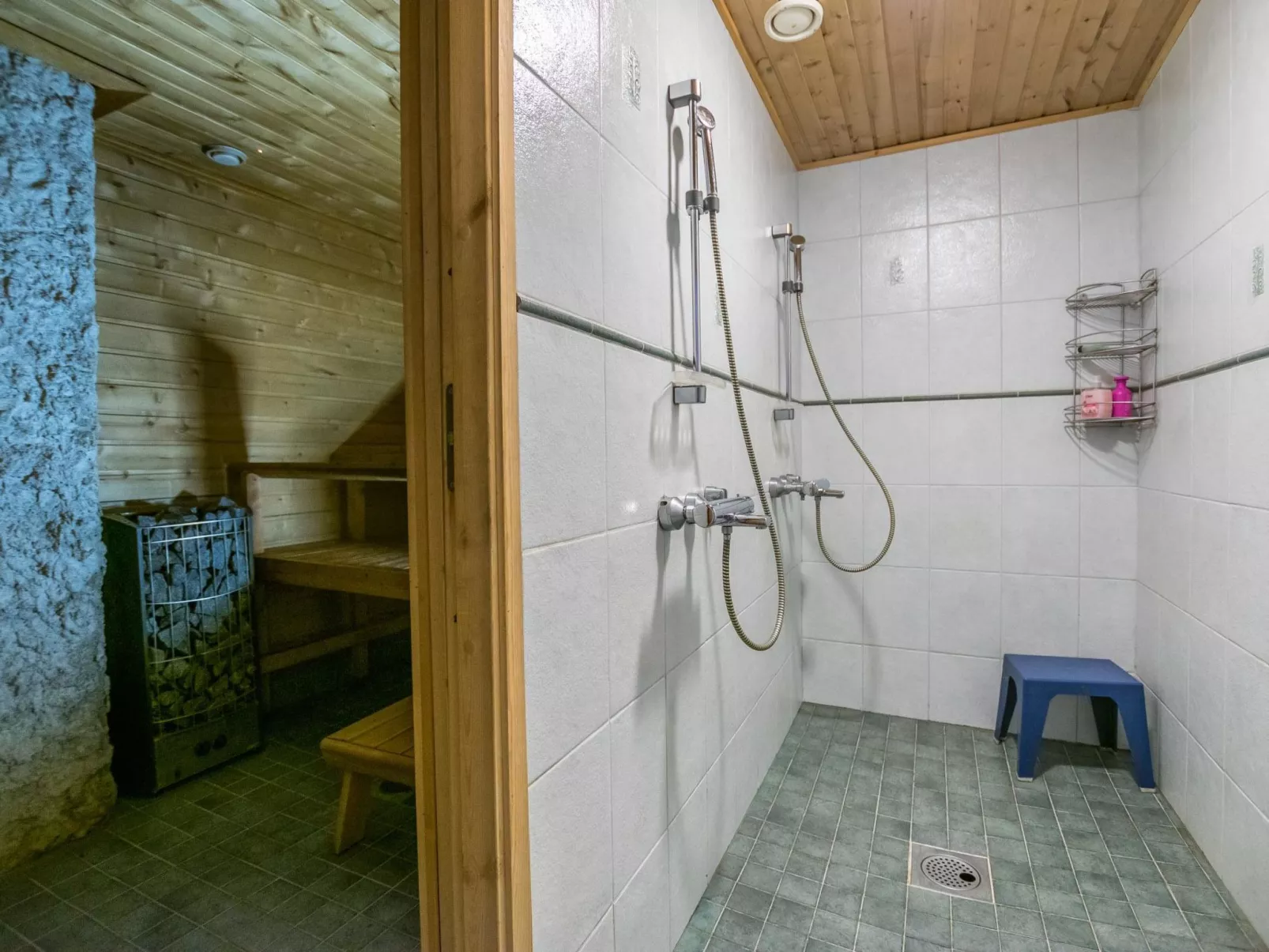 Juurakkopirtti-Drinnen