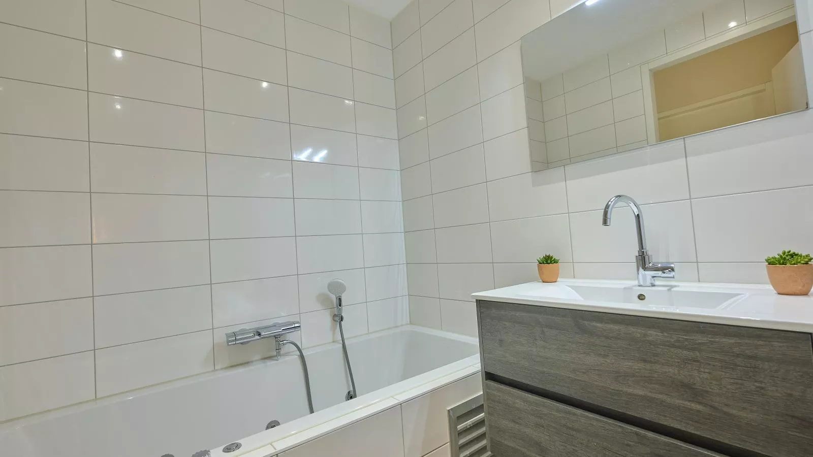 Sauna Zee 27A-Bathroom