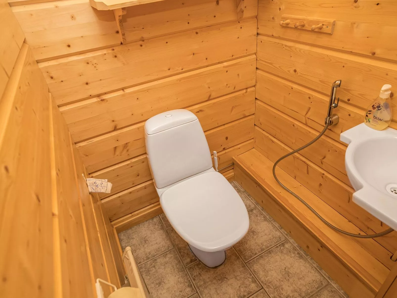 Kinostupa 2a (18)-Drinnen