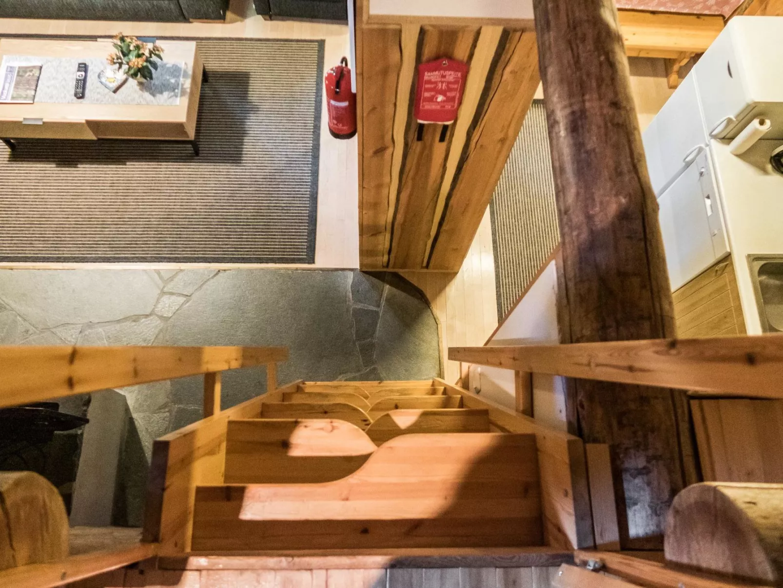 Vuokatinportti a7 susiportti-Inside