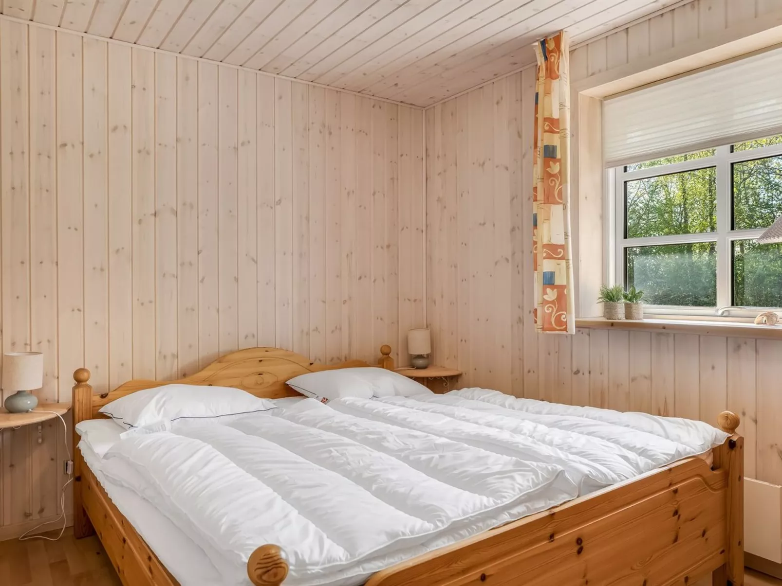 "Elsabet" - 600m to the fjord-Inside