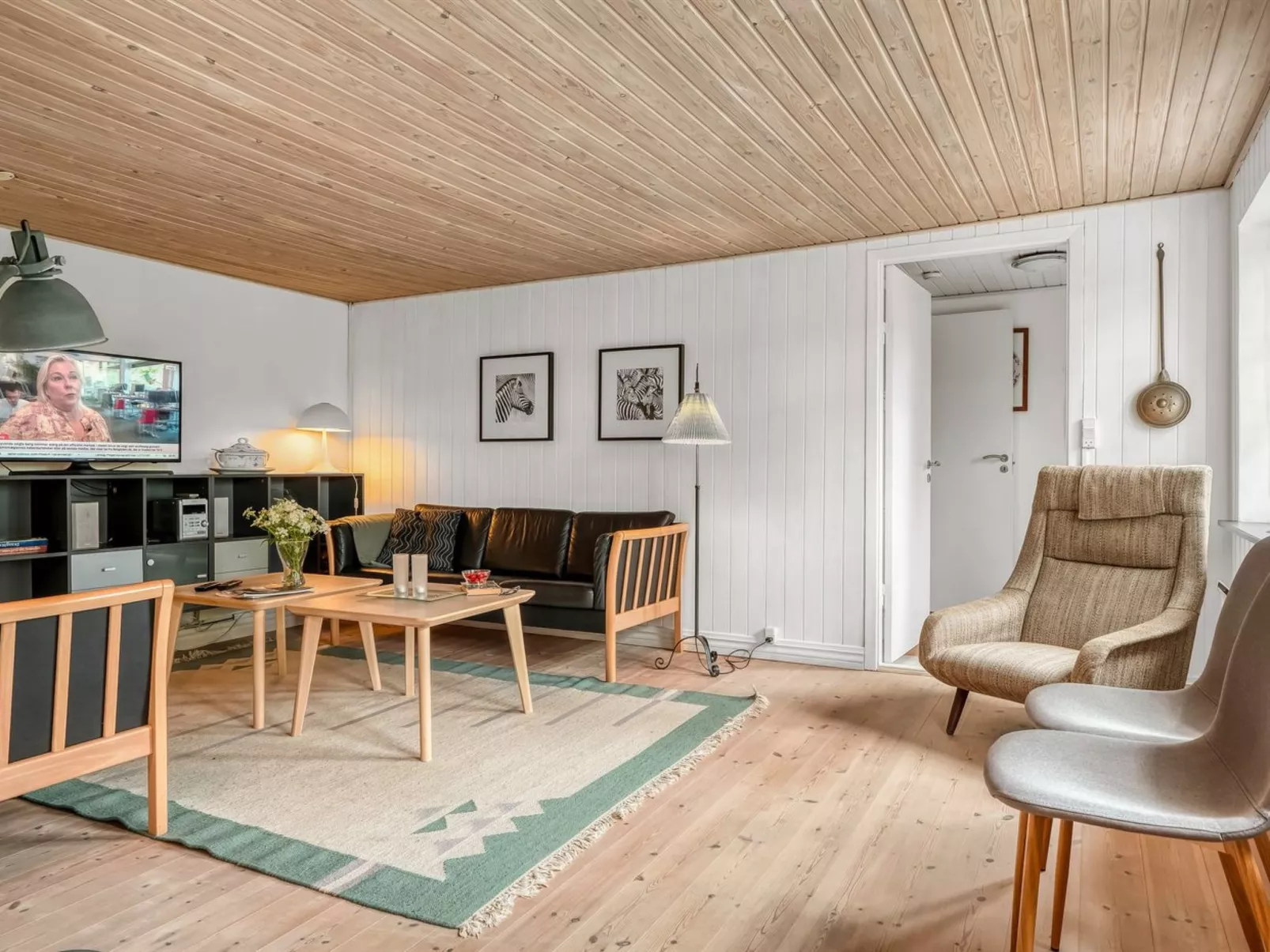 "Aku" - 700m from the sea-Dedans