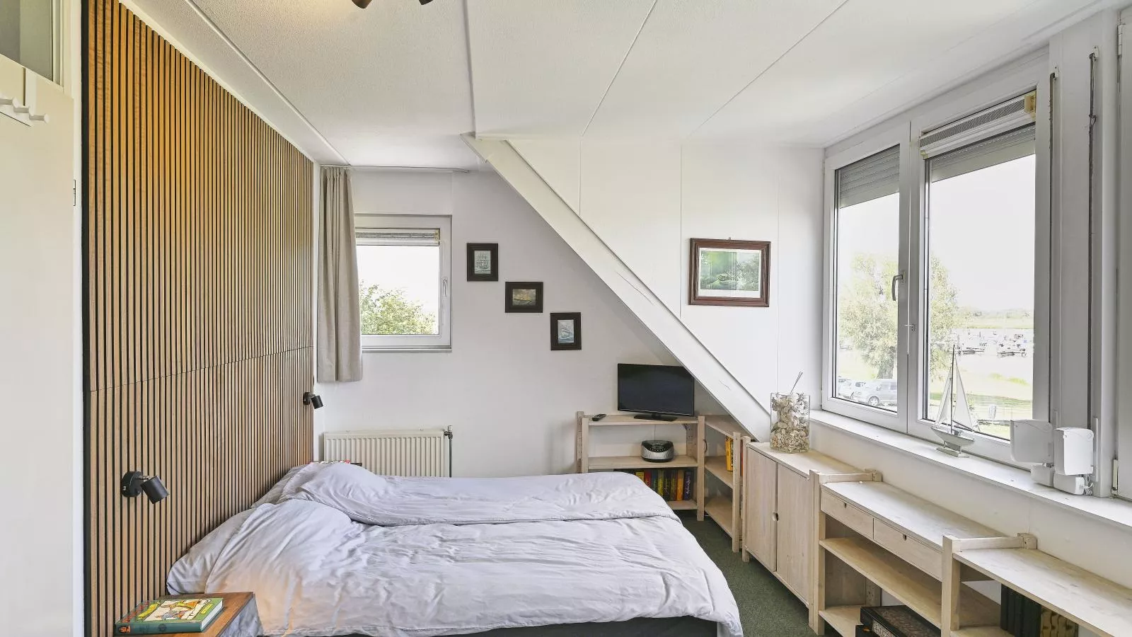 Aan de oever-Chambre