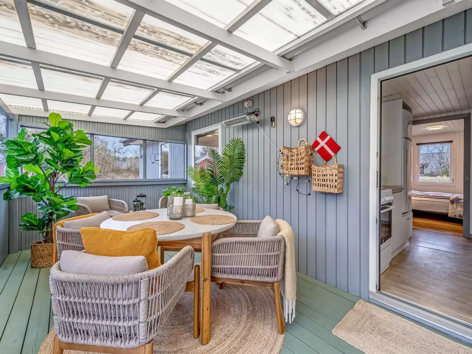 "Heike" - 700m to the fjord-Drinnen