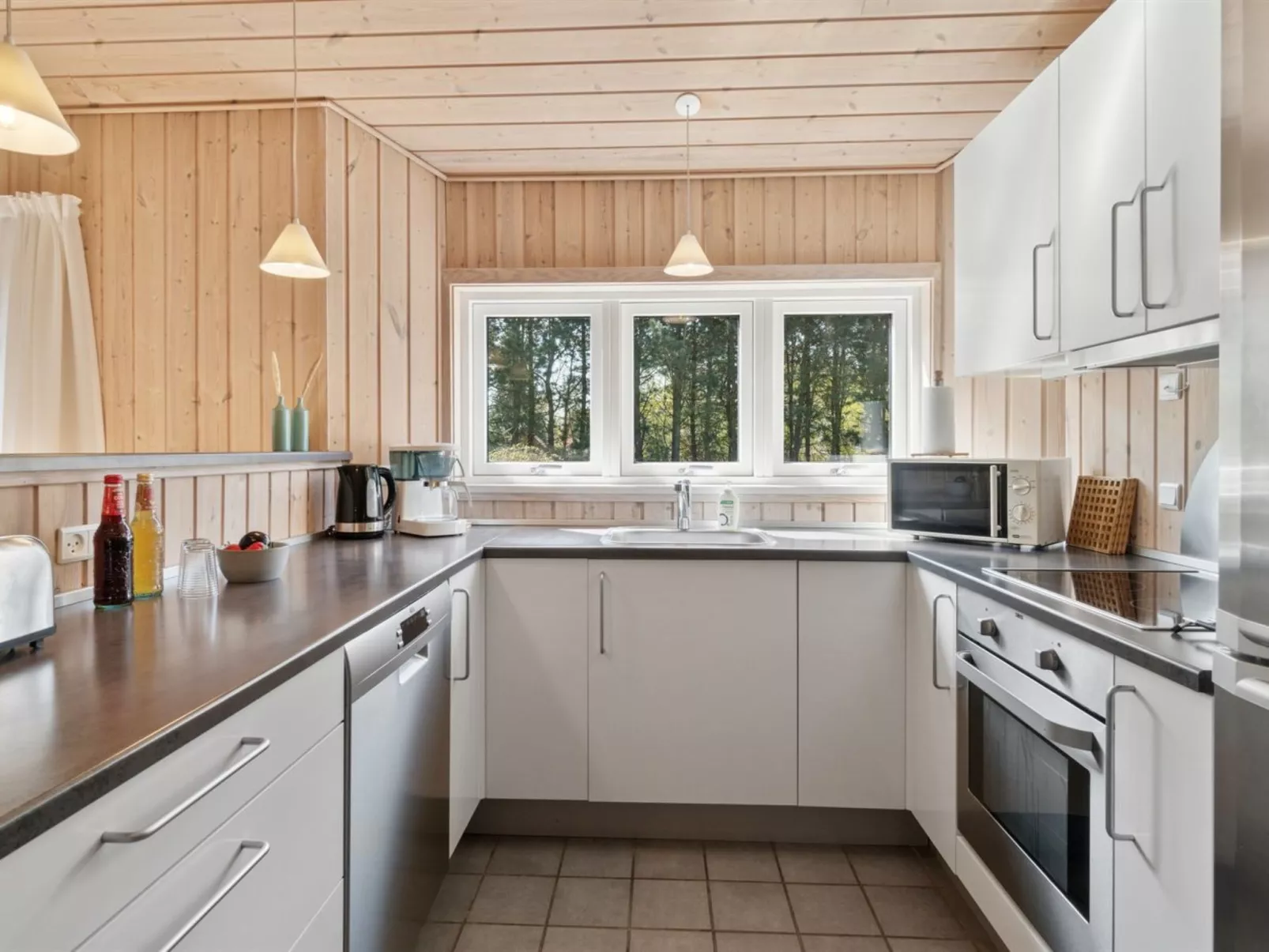 "Edna" - 500m from the sea-Drinnen