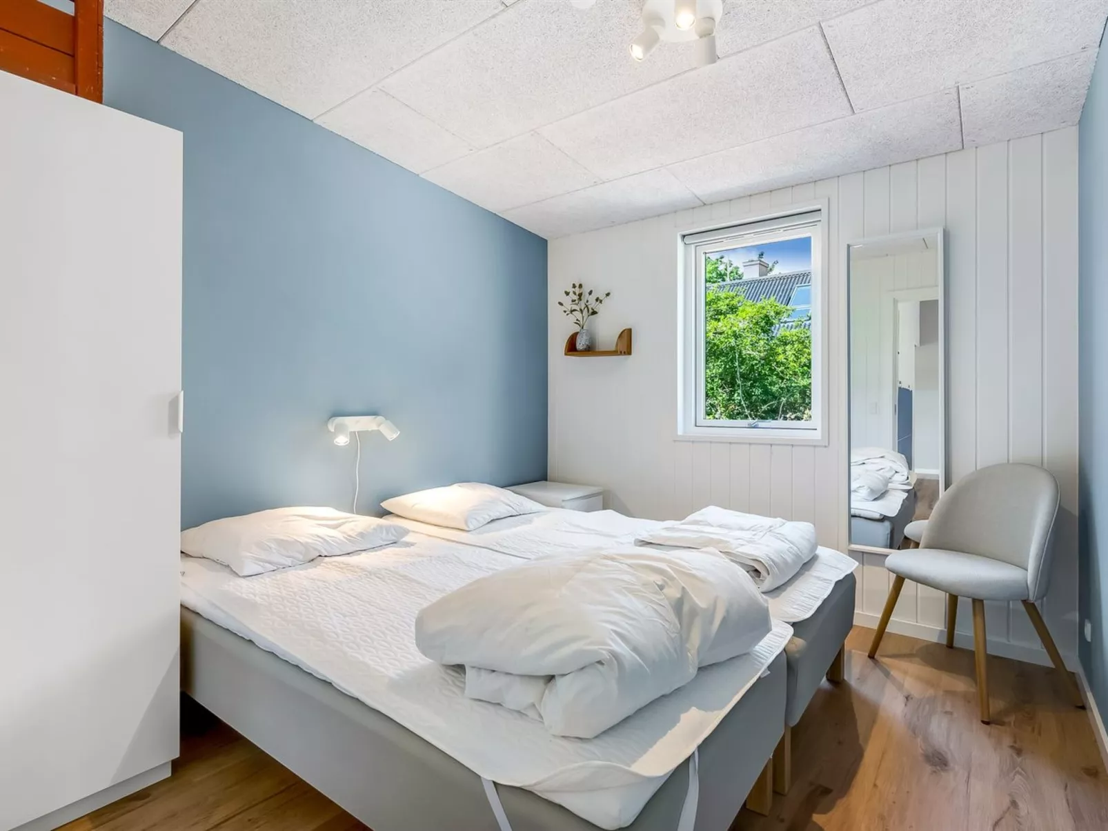 "Arjuna" - 750m from the sea-Inside