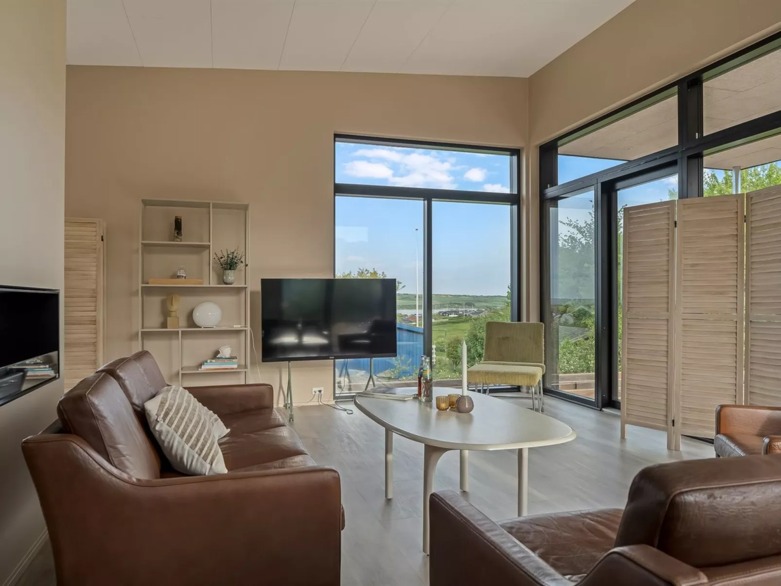 "Stjerne" - 300m to the fjord-Inside