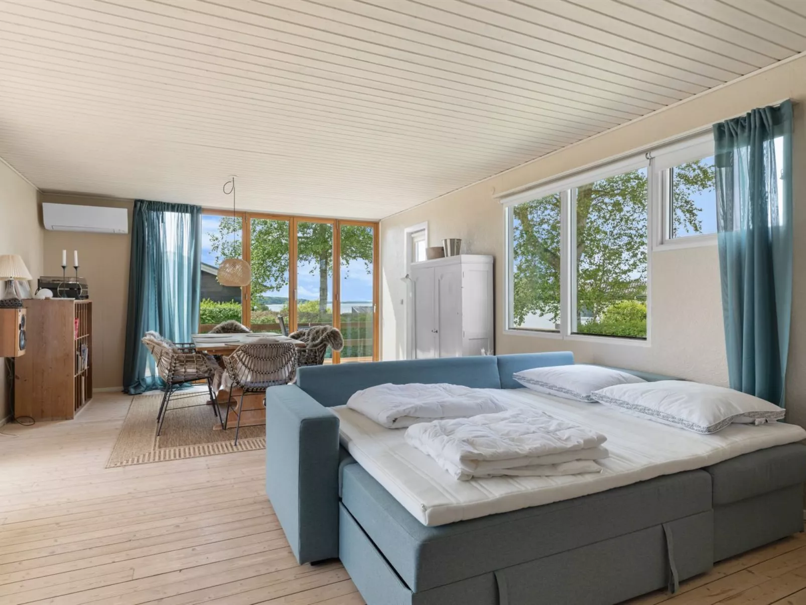 "Nis" - 250m from the sea-Inside