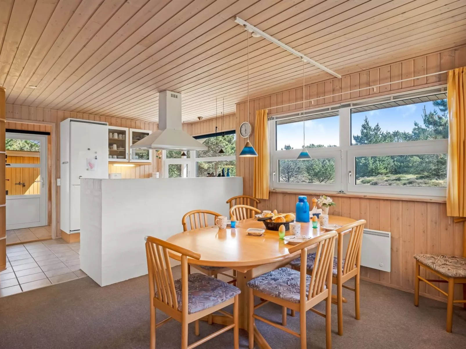 "Jeip" - 2.1km from the sea-Dedans