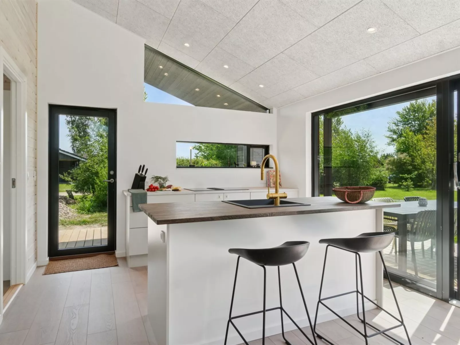 "Herulf" - 450m from the sea-Inside