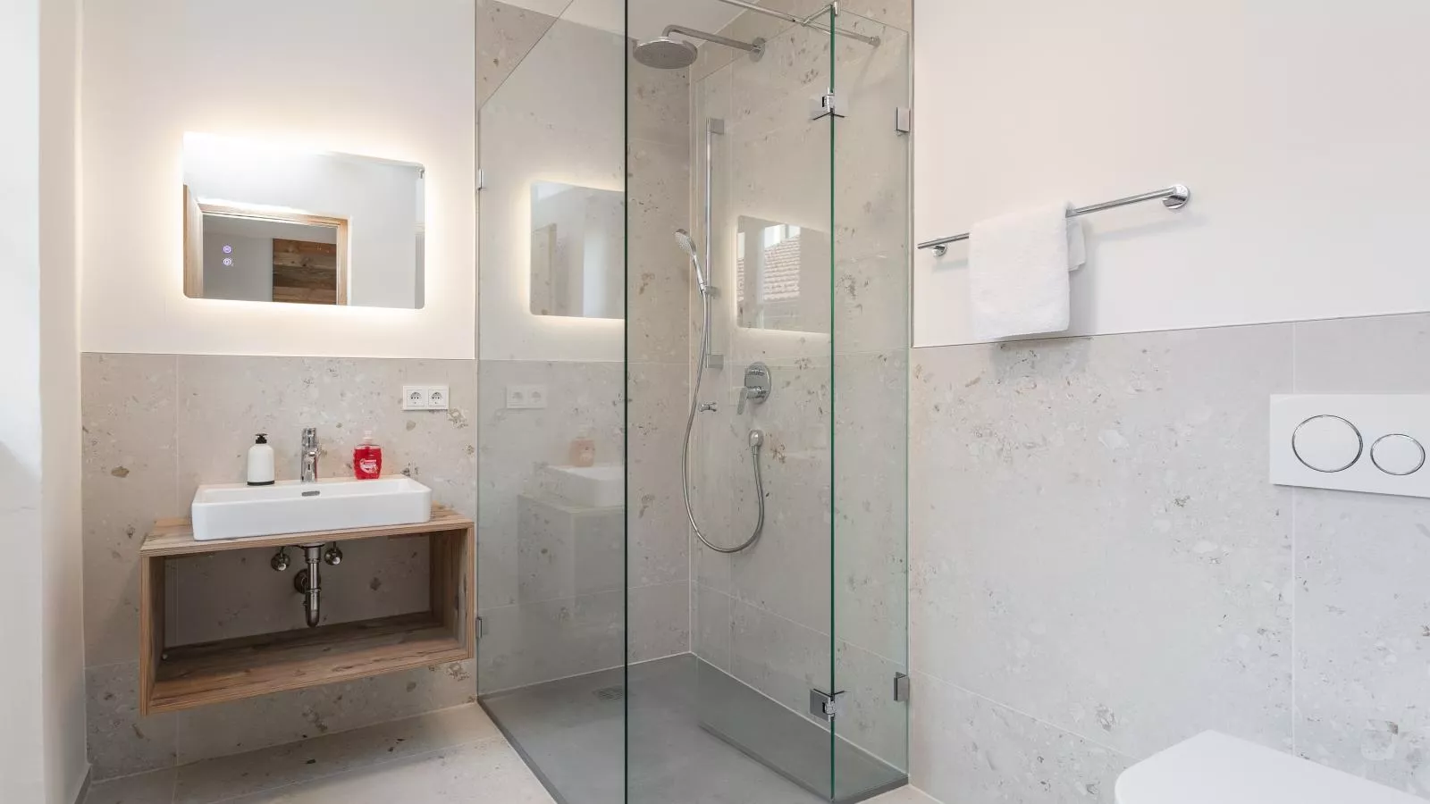 Hopfgarten Alpin Living Top 3 und 4-Badezimmer