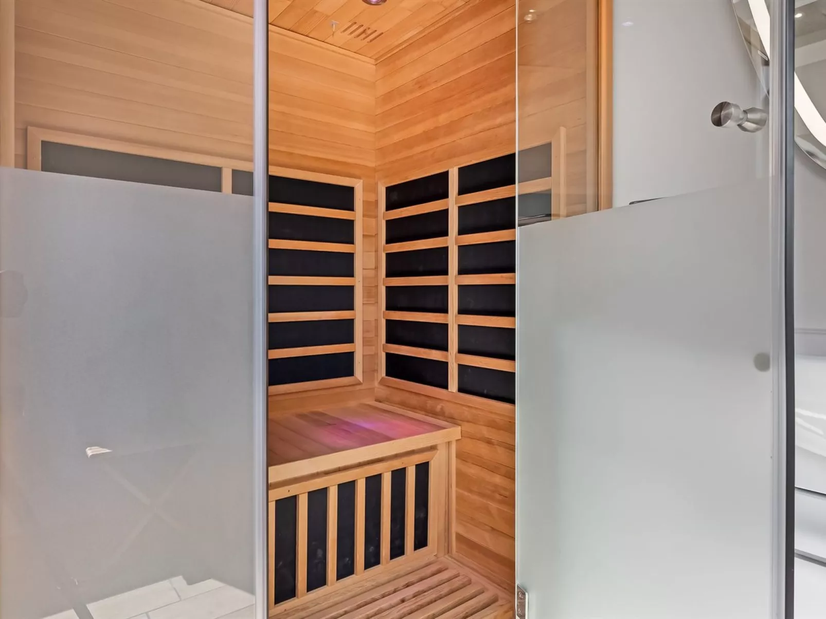 "Hekla" - 150m from the sea-Inside