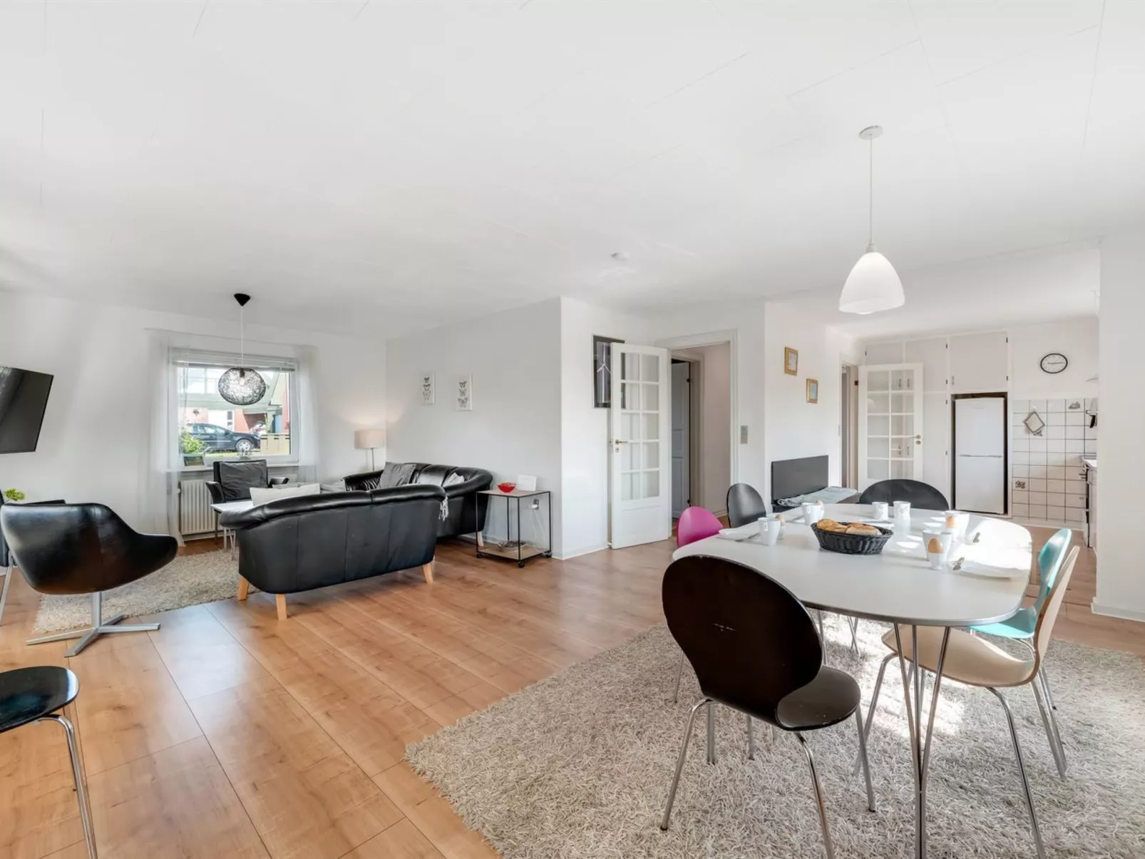 "Svein" - 500m to the fjord-Drinnen