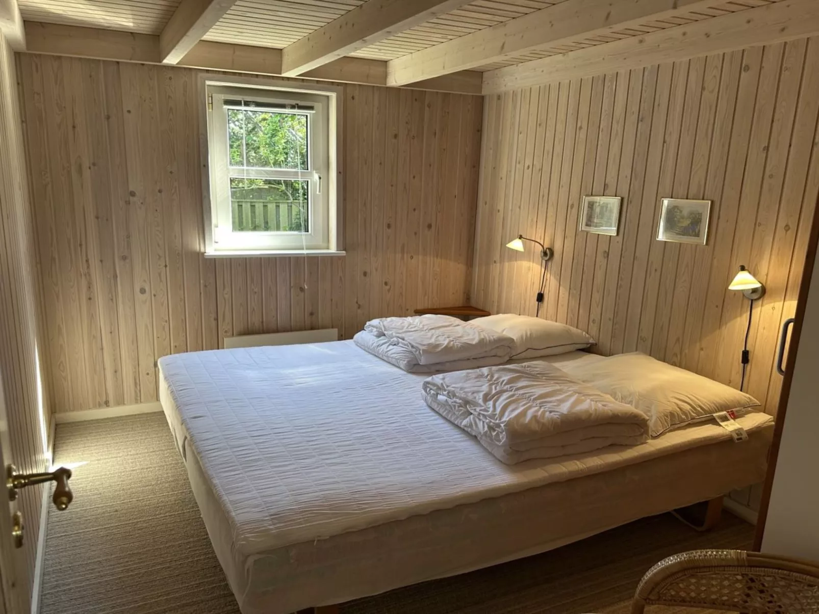 "Henne" -  from the sea-Drinnen