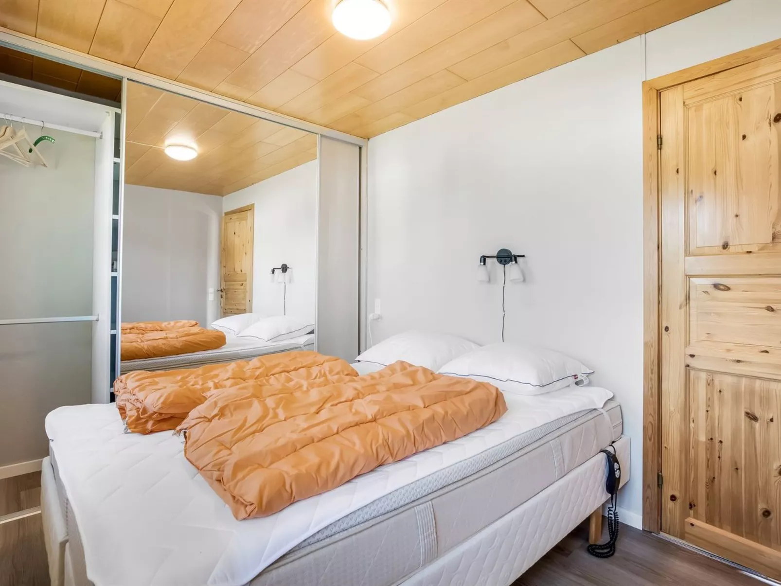 "Tecumseh" - 300m from the sea-Drinnen