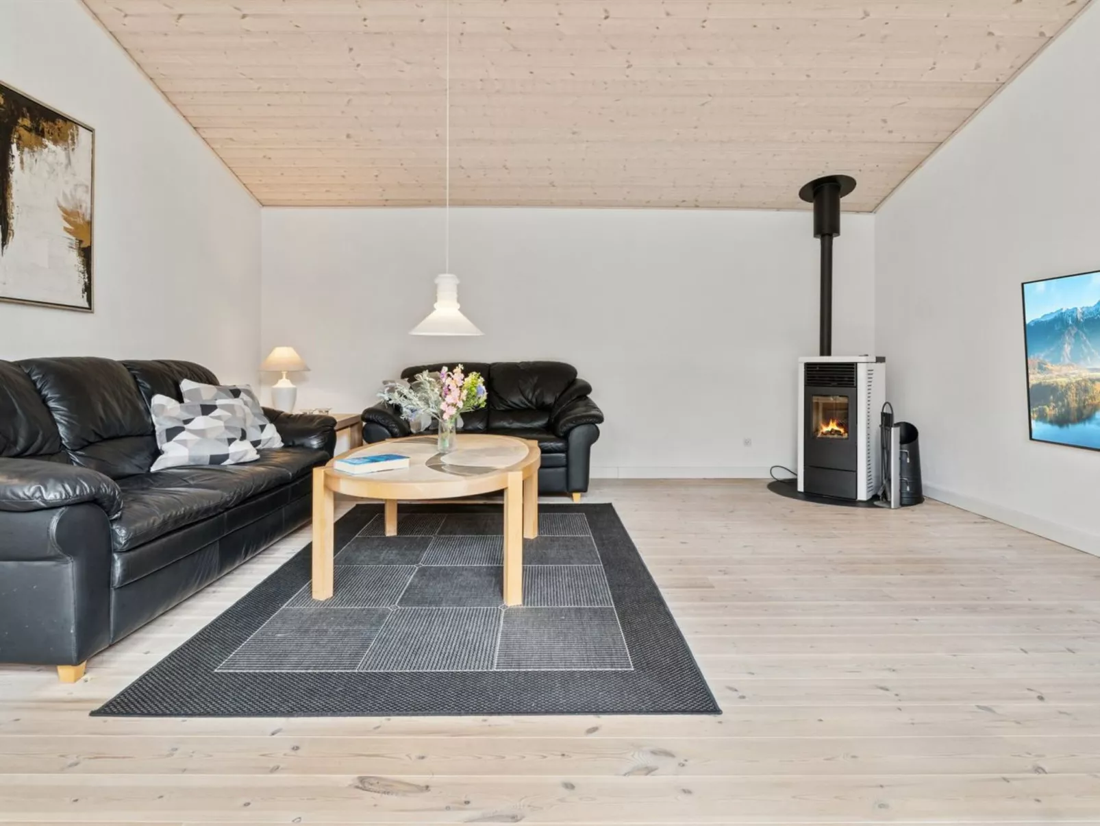 "Sixten" - 400m to the fjord-Inside