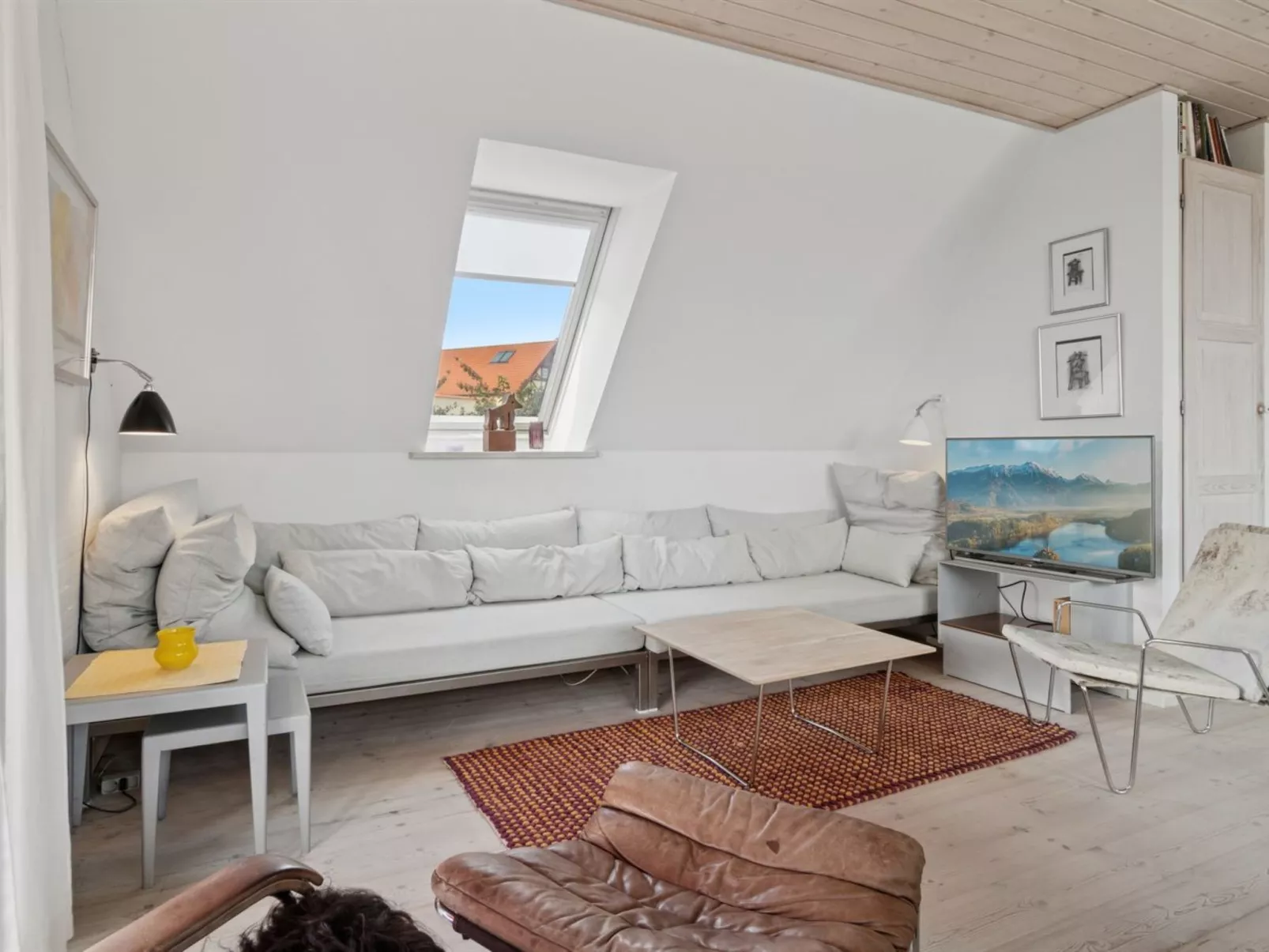 "Habbo" - 300m from the sea-Dedans