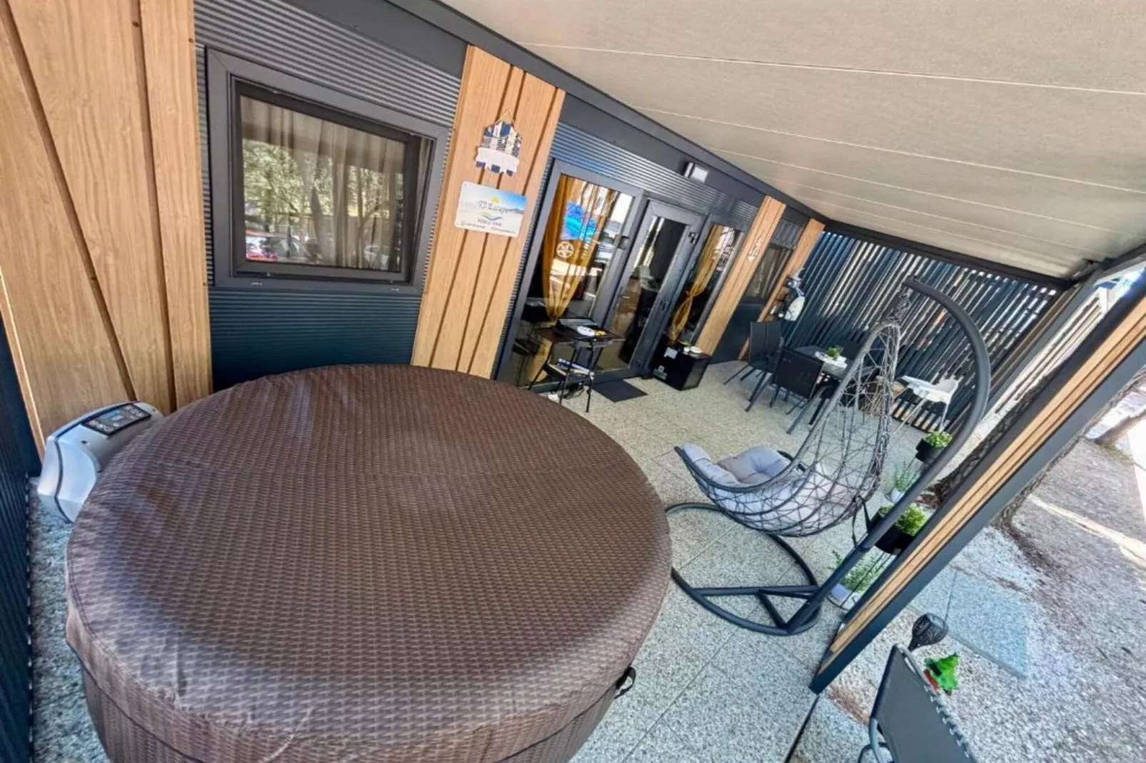 TJ Escape - Mobile Home - Mobile Home With Hot Tub And Terrace-Innenbereich