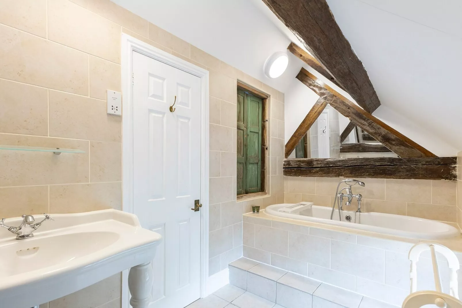 EN_DBY009_Standard Single Room - Shared-Salle de bain