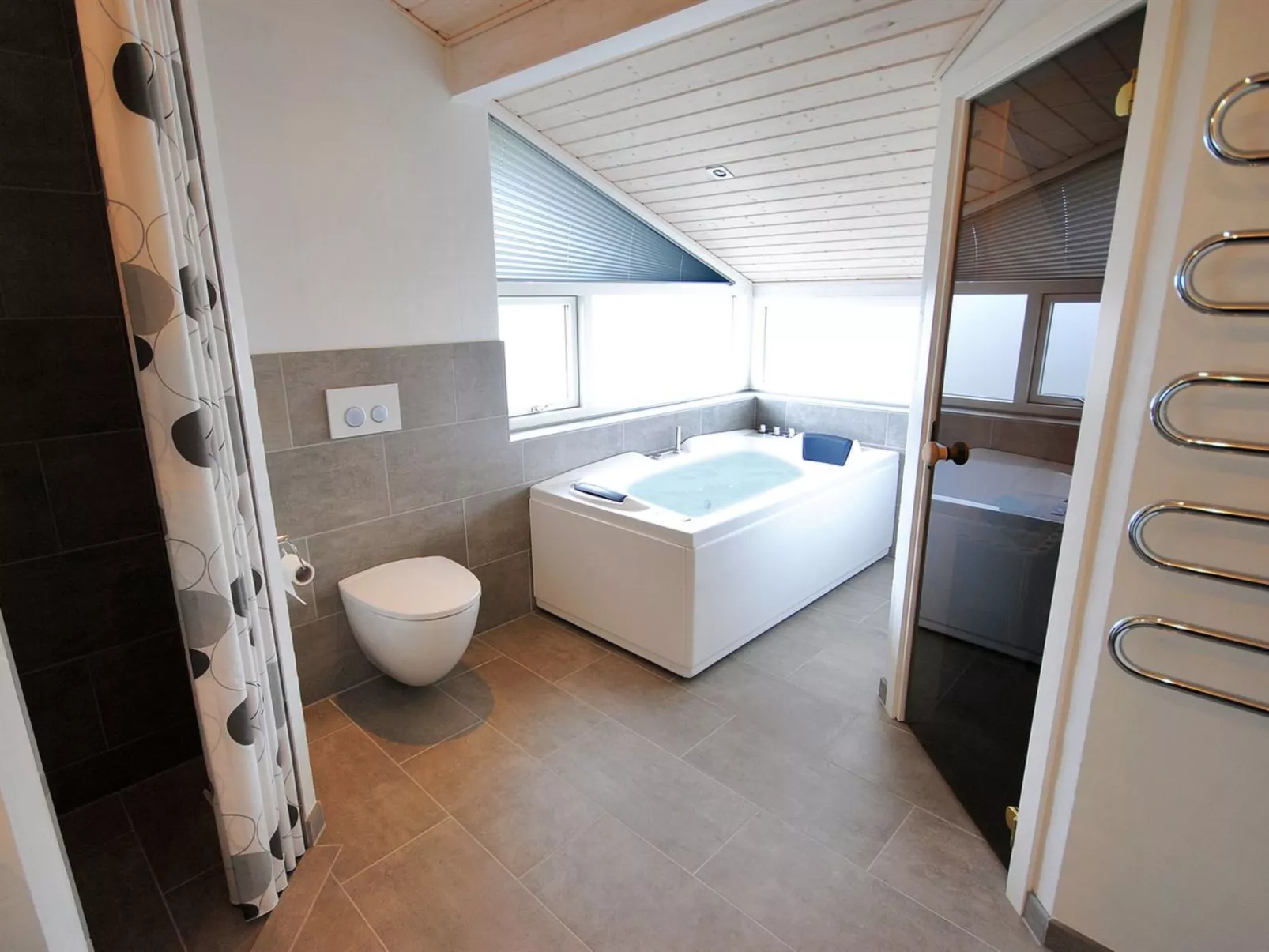 "Arisa" - 100m to the fjord-Inside