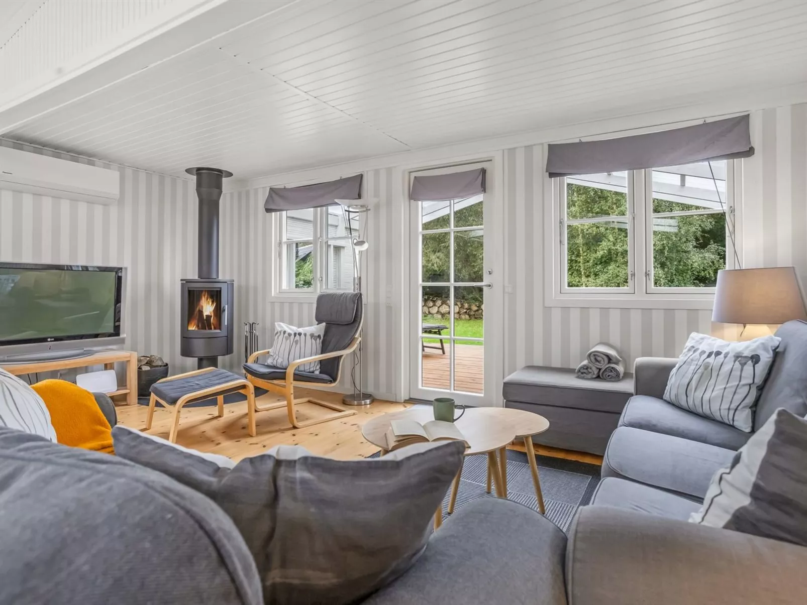 "Fernandine" - 400m from the sea-Inside